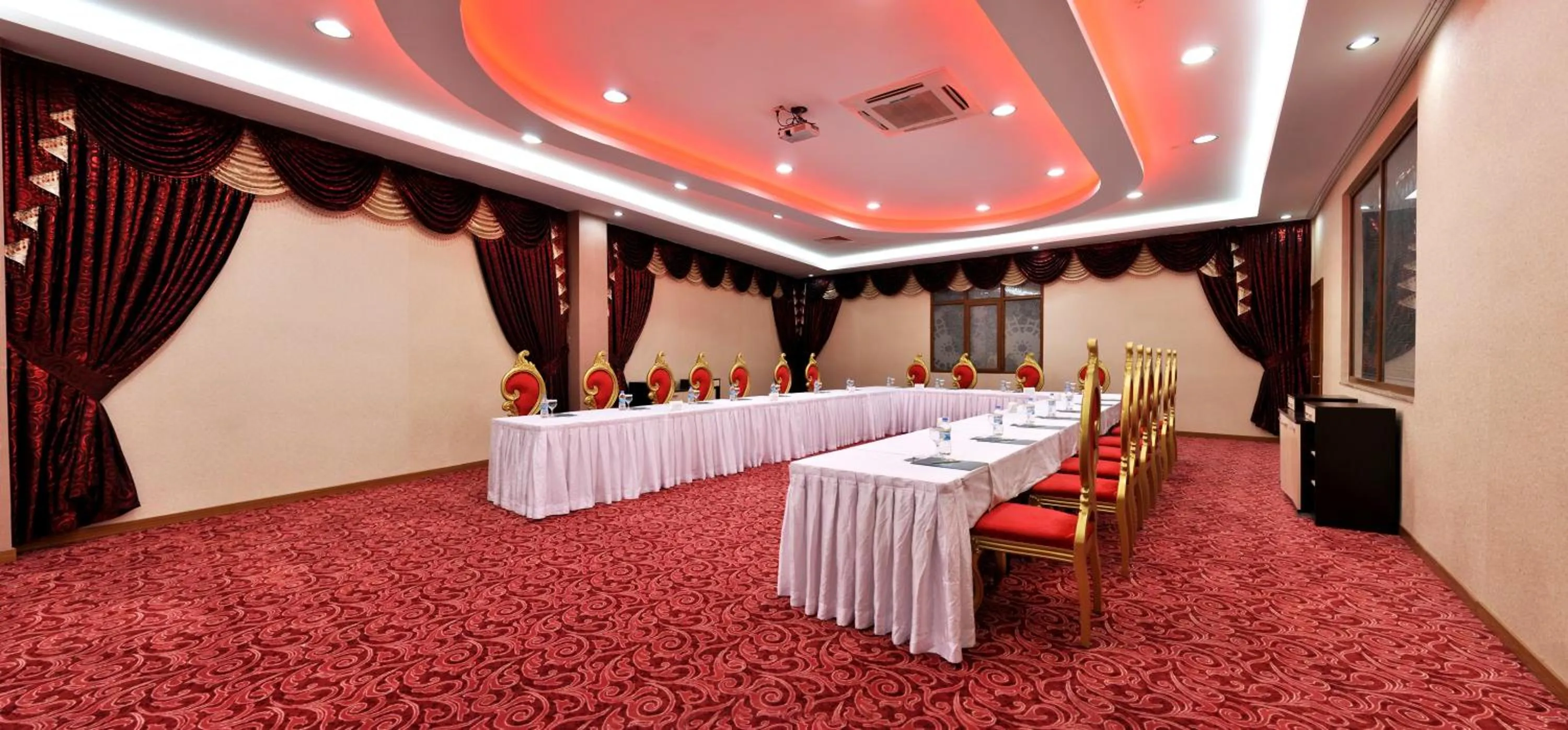 Business facilities in Demosan Hotel