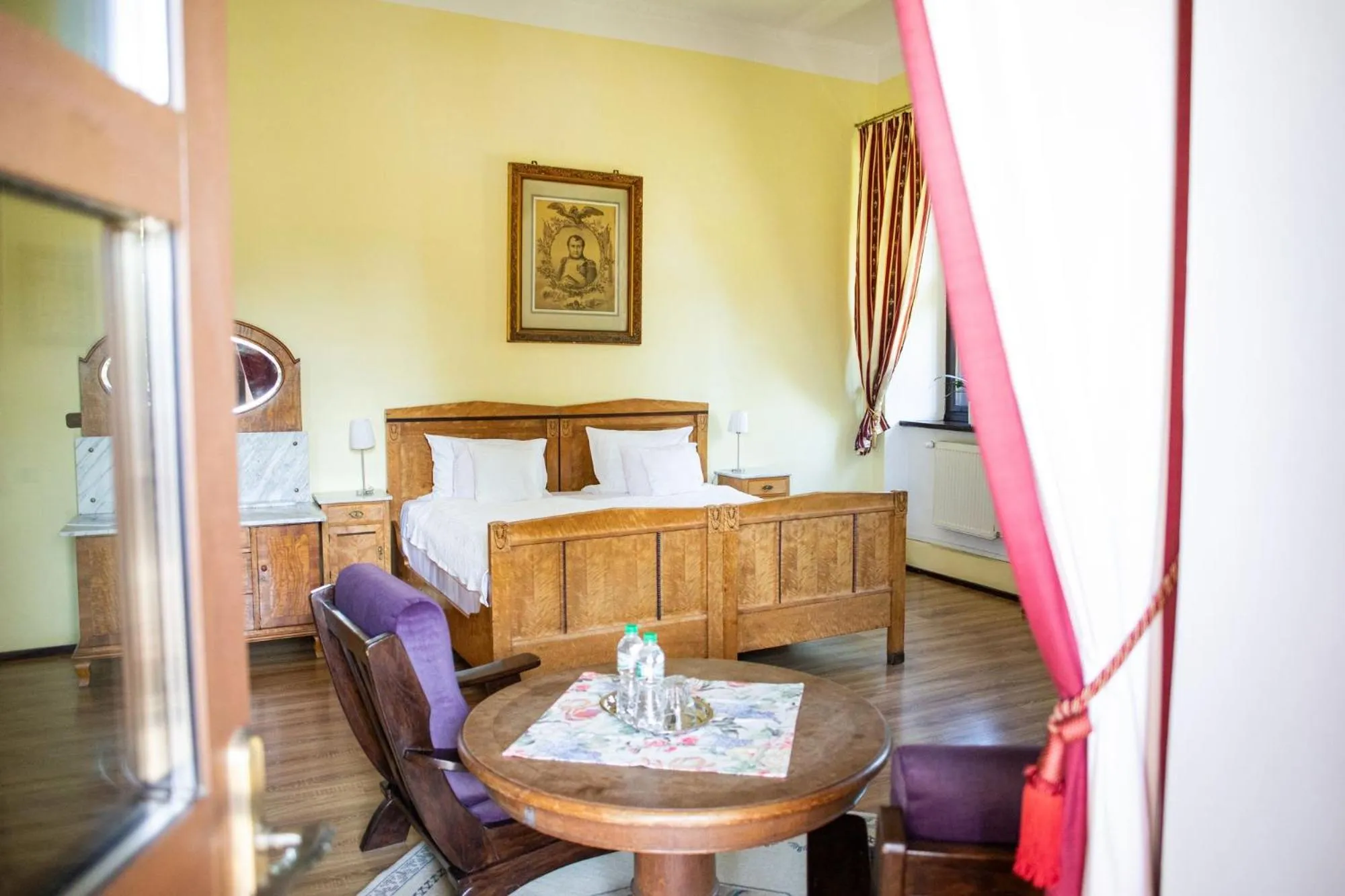 Bed in Pałac Krobielowice