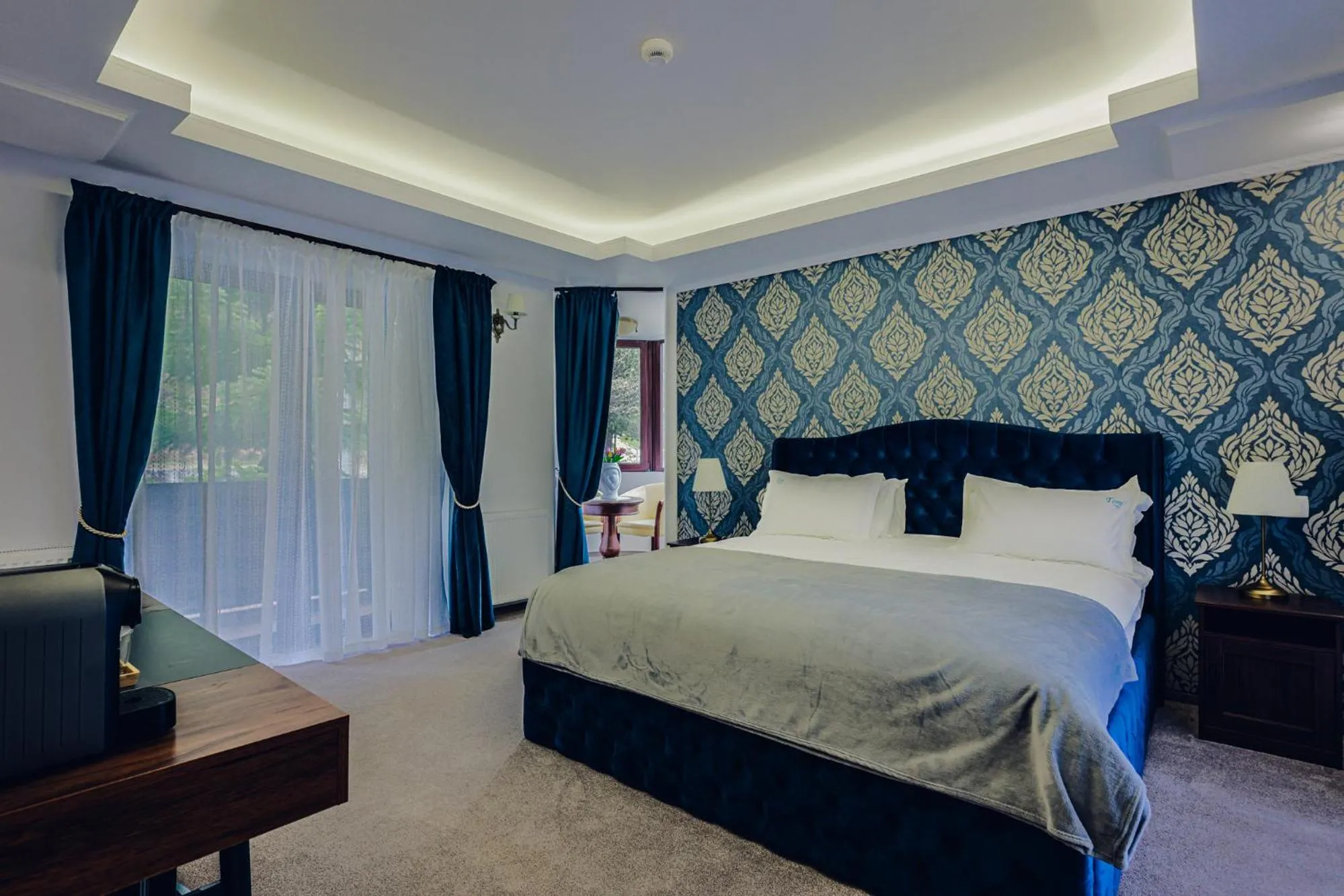 King Room with Balcony in Villa Tom