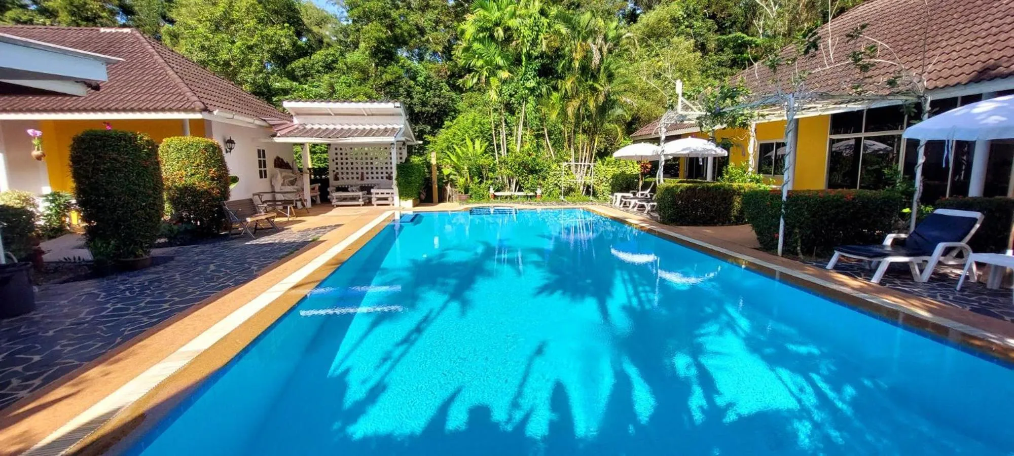 Pool view in Loma Resort