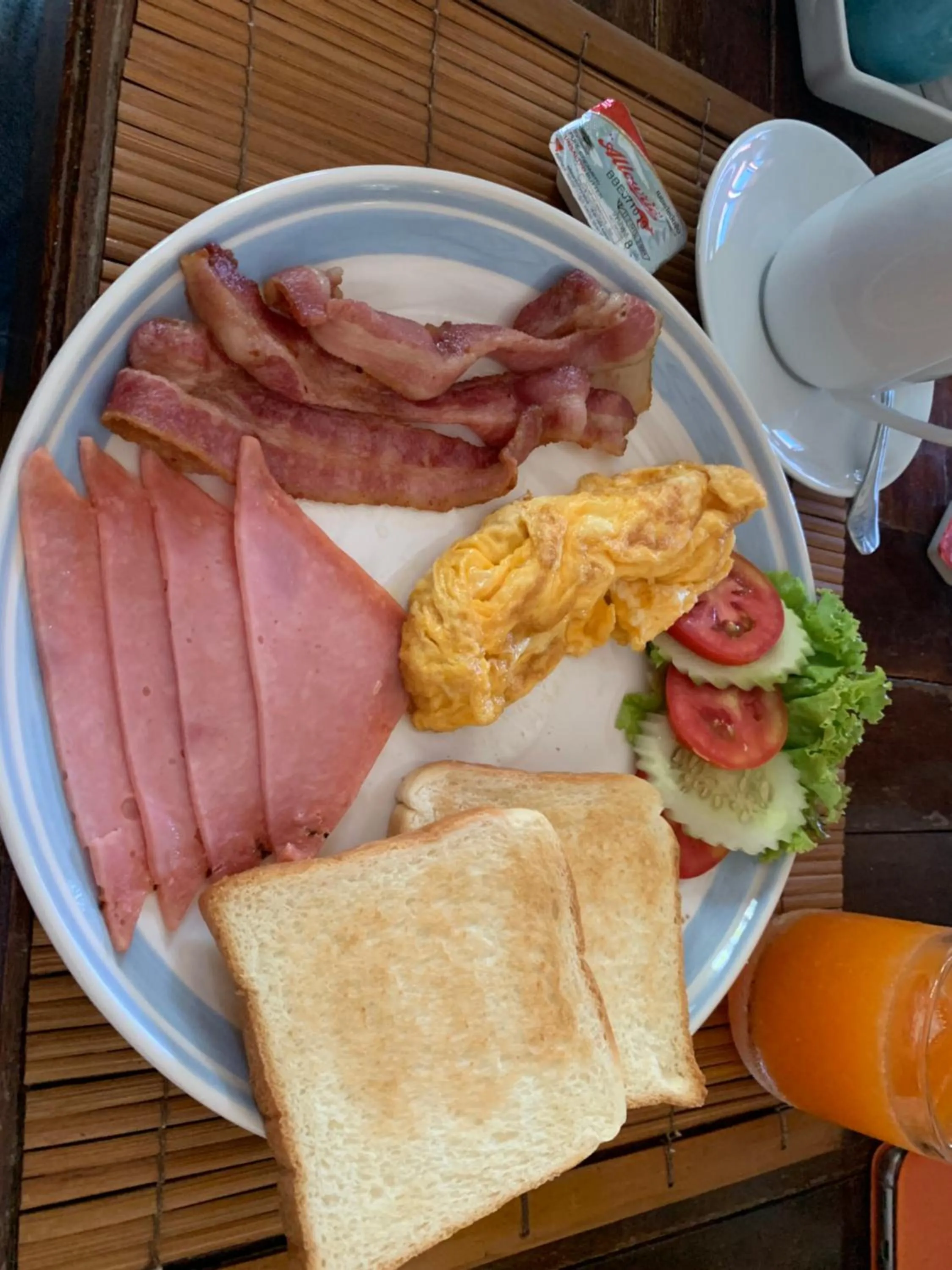 Breakfast in Loma Resort