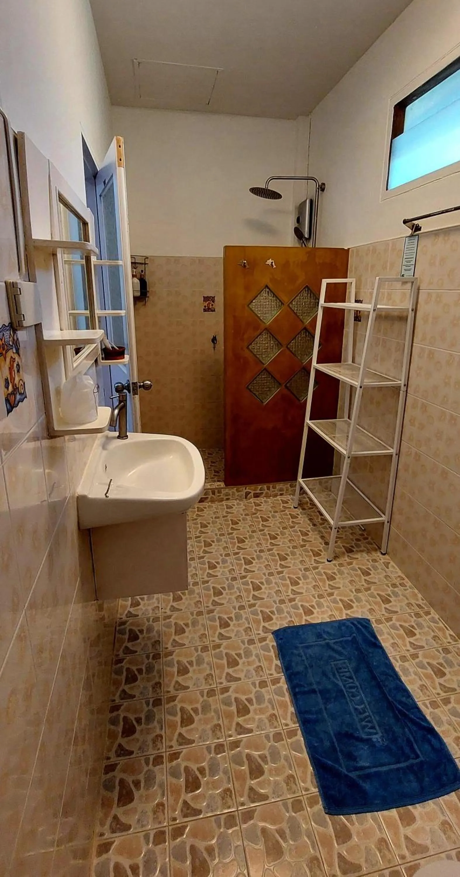 Shower in Loma Resort