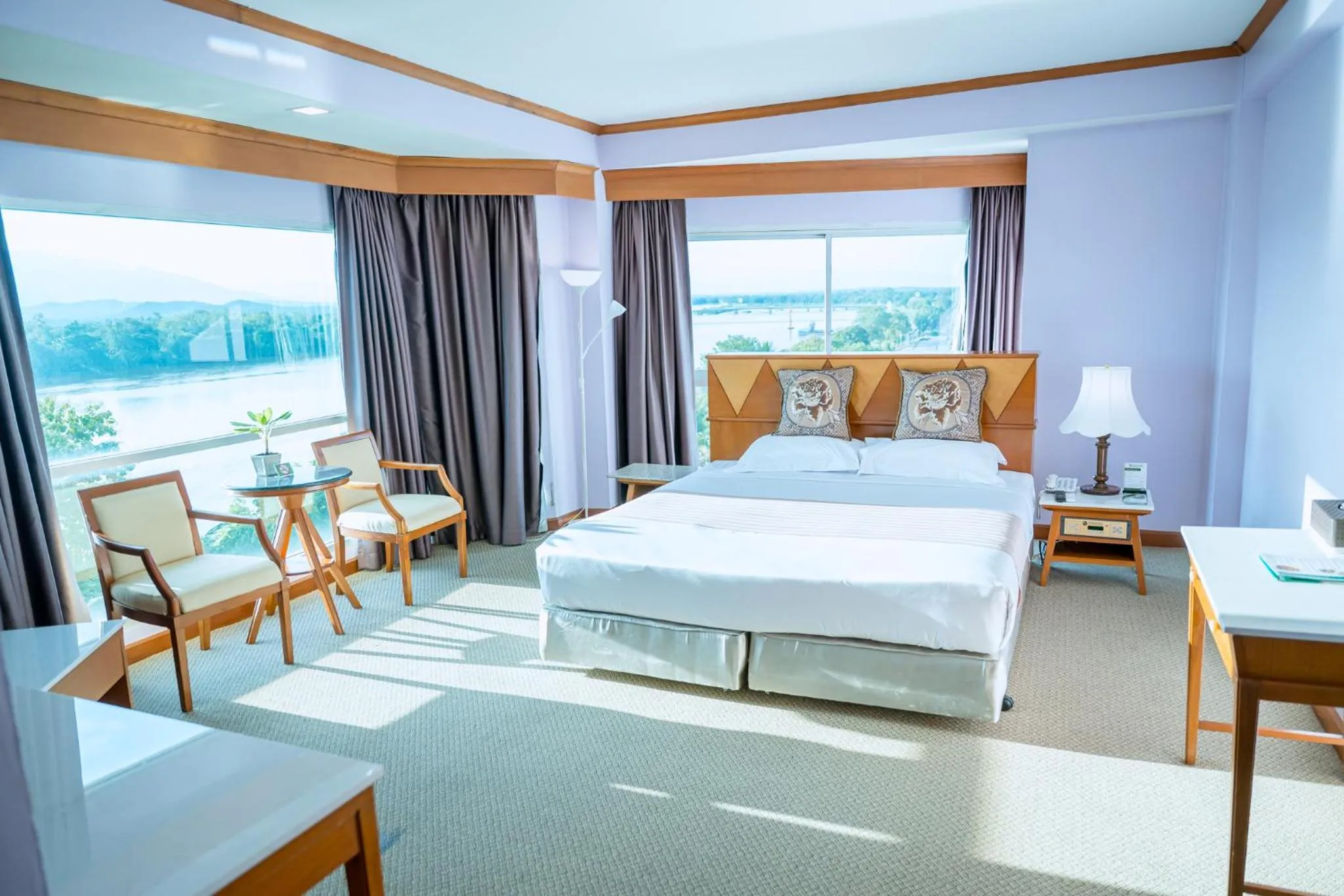 Bed in Viang Tak Riverside Hotel