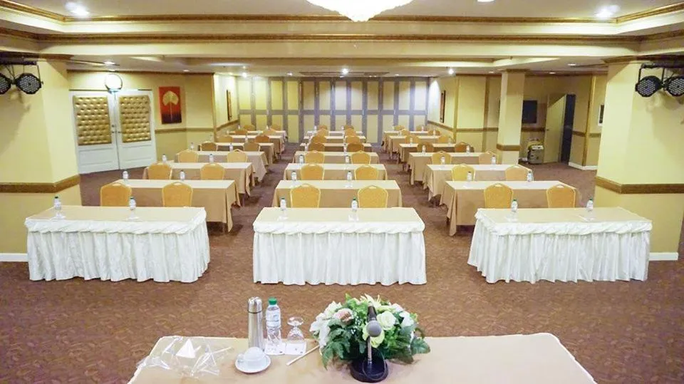 Meeting/conference room in Viang Tak Riverside Hotel