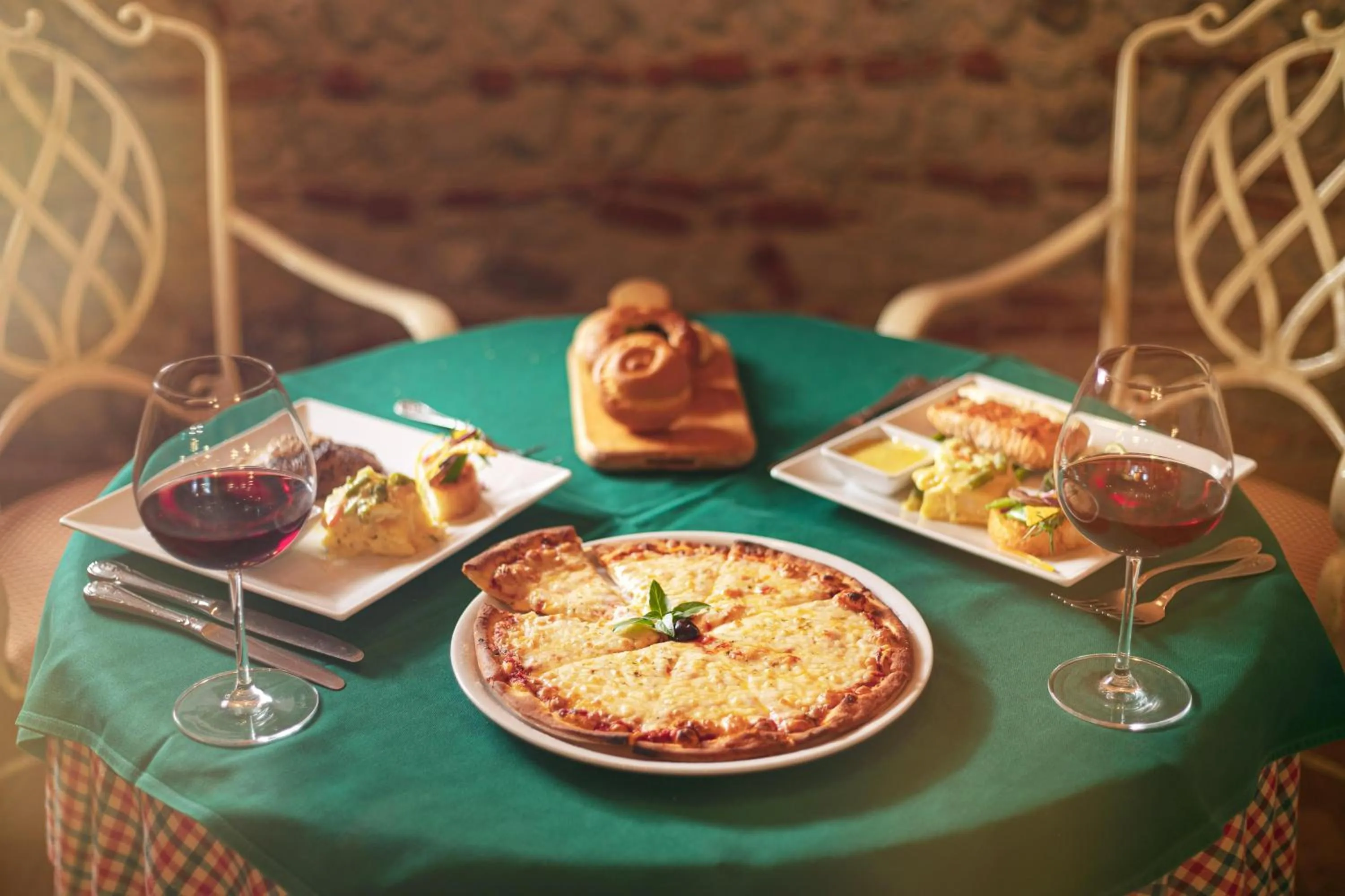 Restaurant/places to eat in Palm Royale Resort - Soma Bay