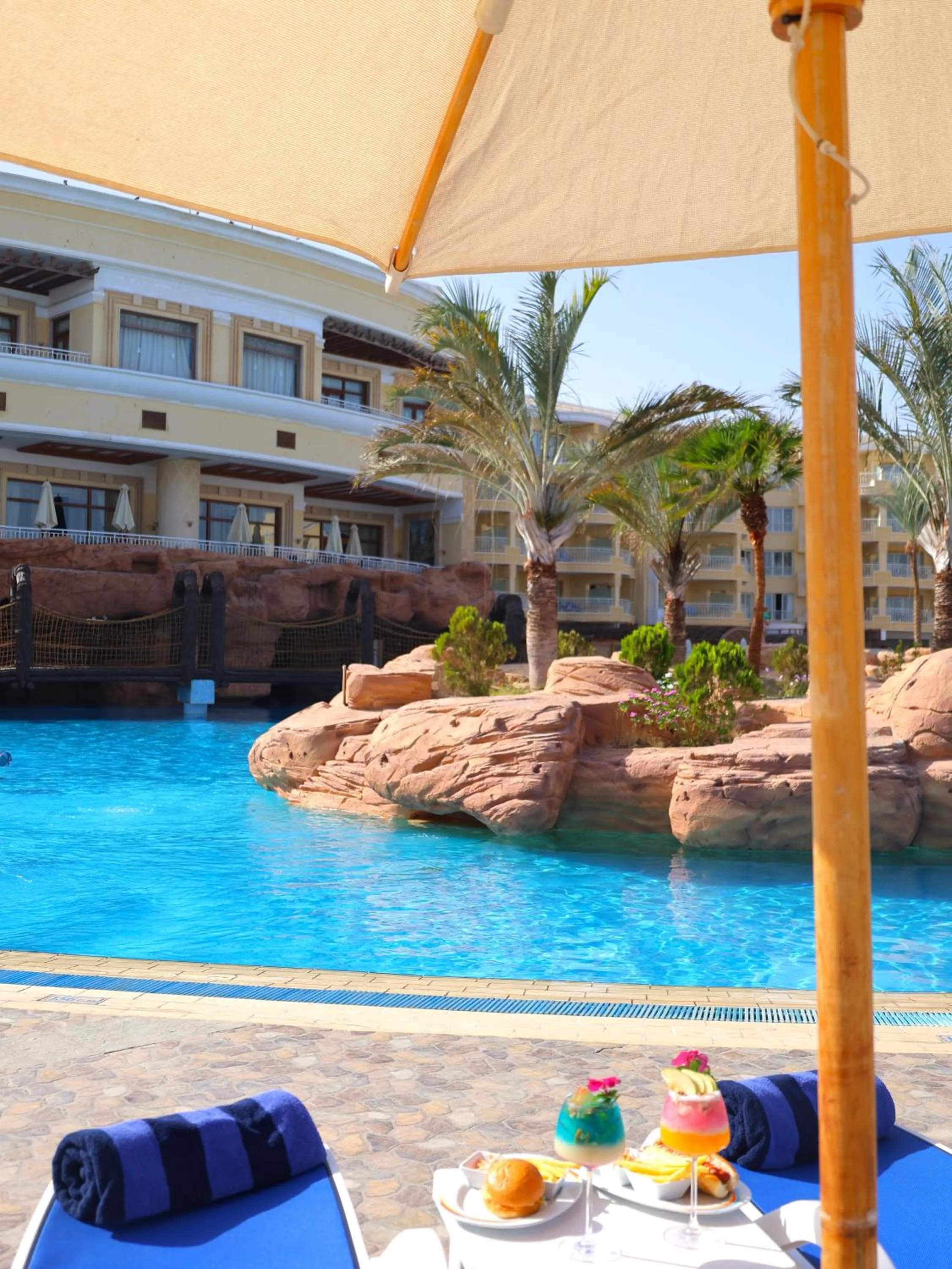 Swimming pool in Palm Royale Resort - Soma Bay