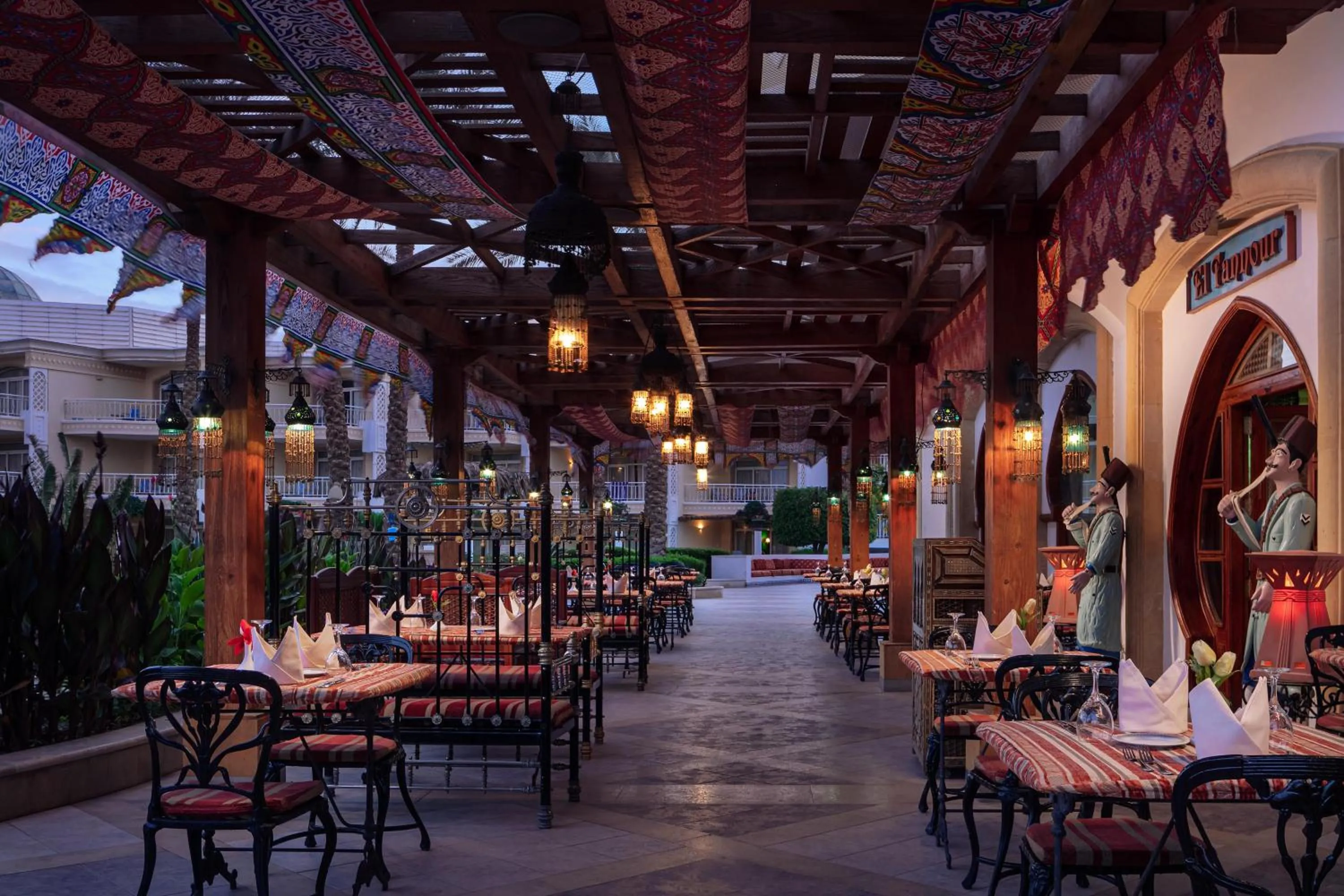 Restaurant/places to eat in Palm Royale Resort - Soma Bay