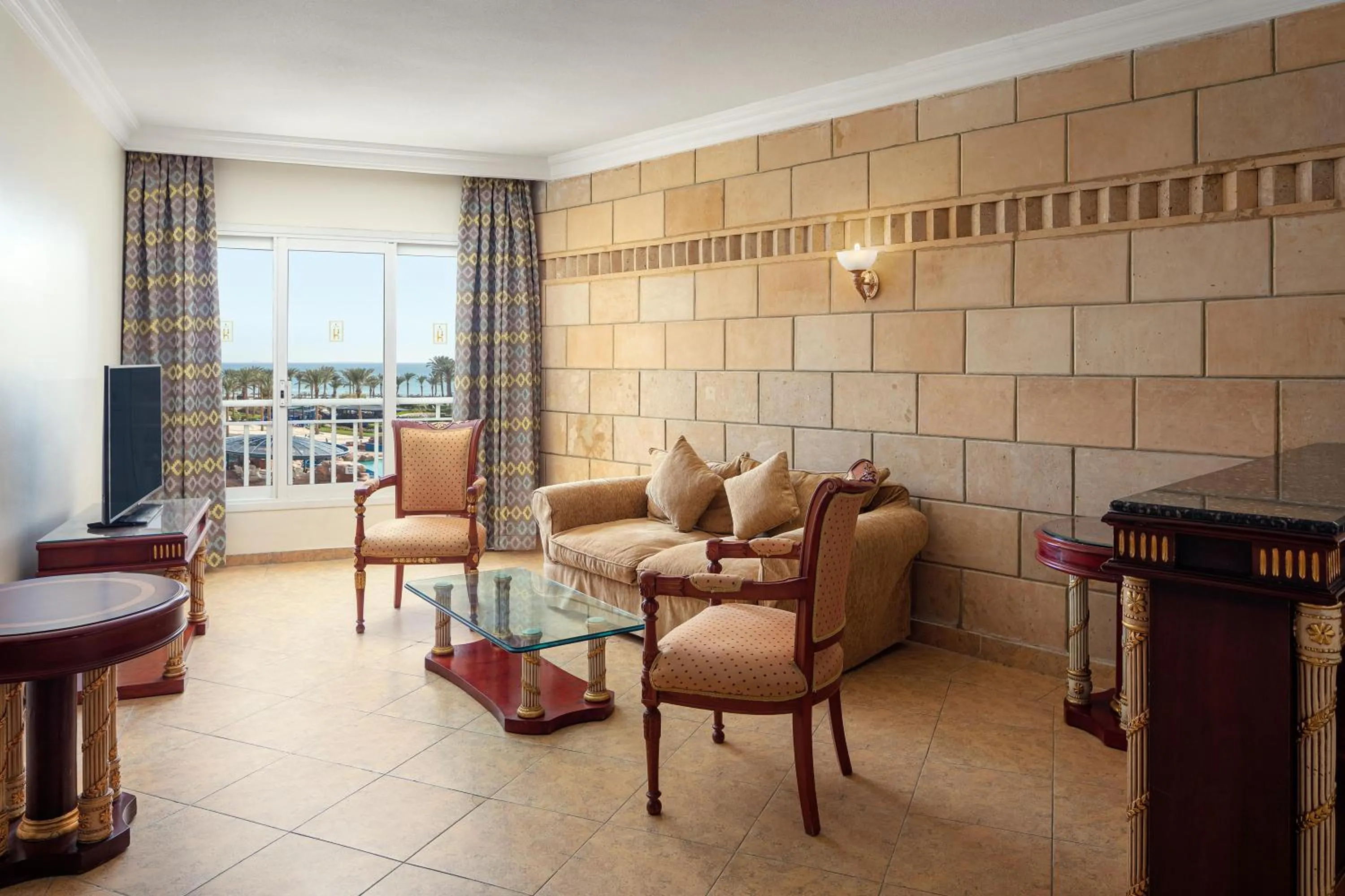 Photo of the whole room in Palm Royale Resort - Soma Bay