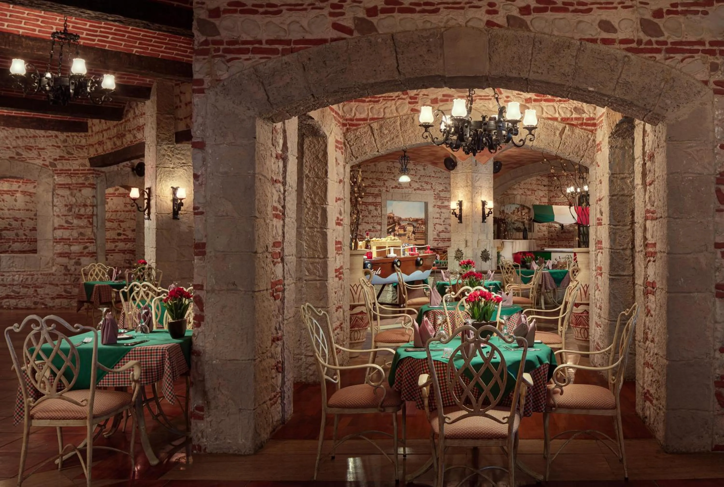 Restaurant/places to eat in Palm Royale Resort - Soma Bay