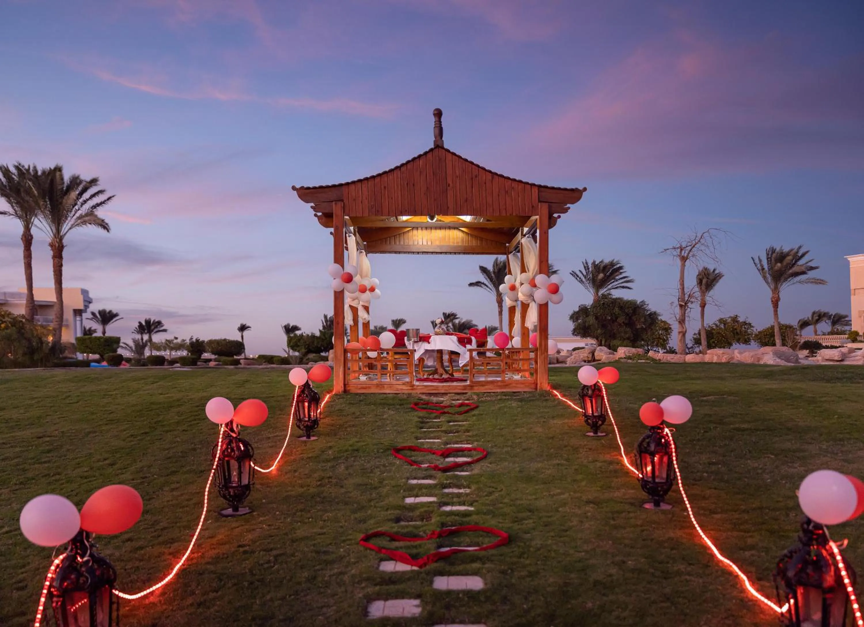 Garden in Palm Royale Resort - Soma Bay