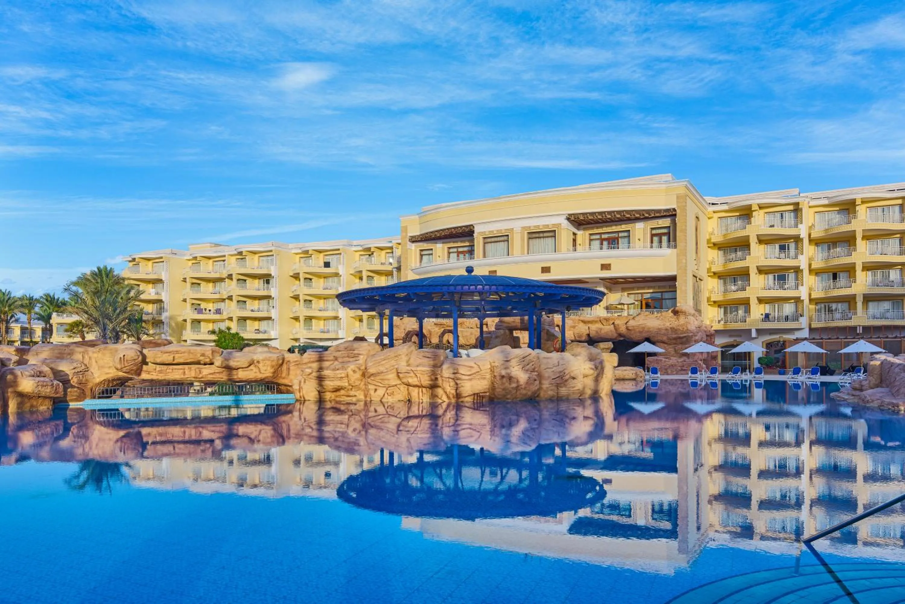 Property building in Palm Royale Resort - Soma Bay