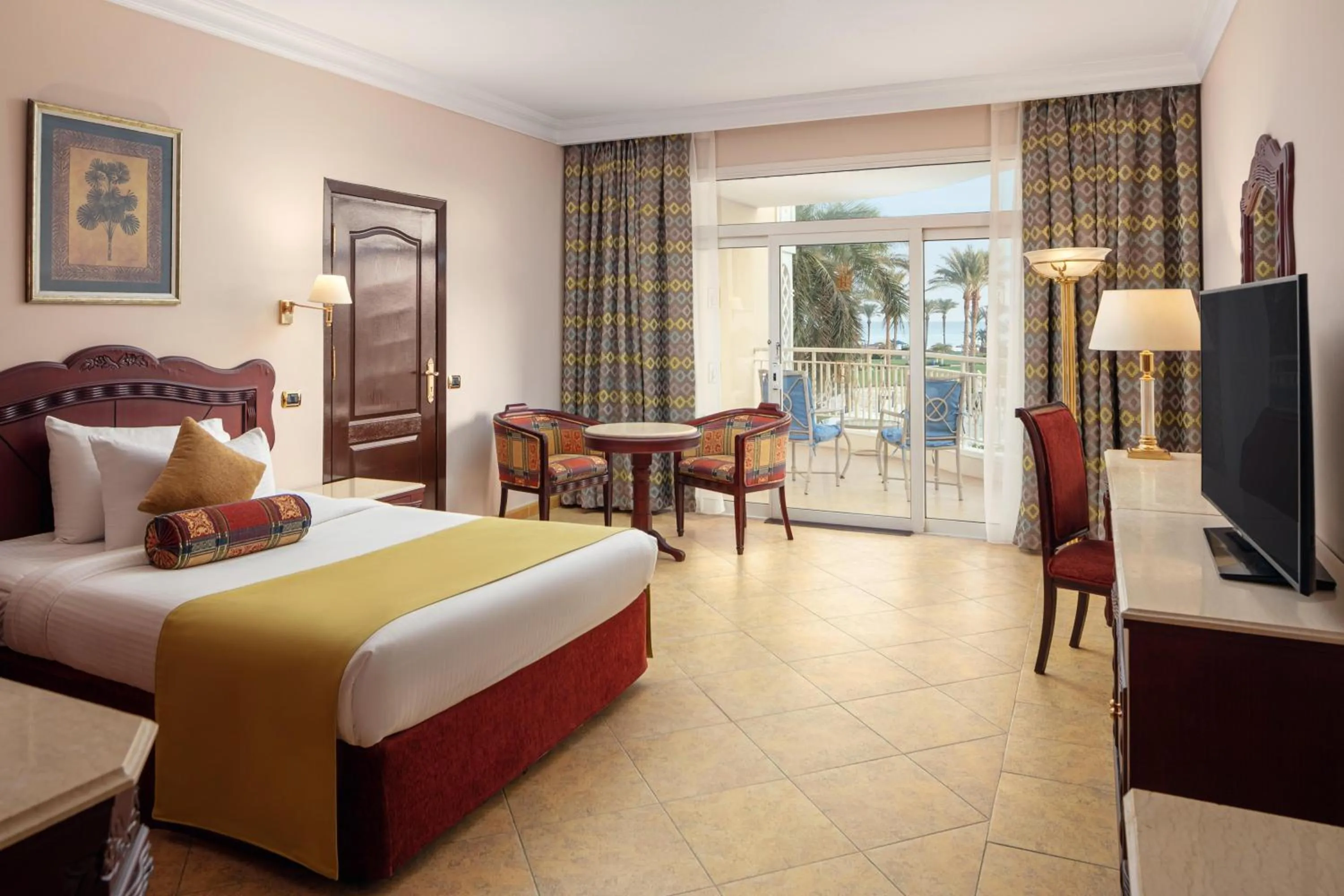 Photo of the whole room, Bed in Palm Royale Resort - Soma Bay