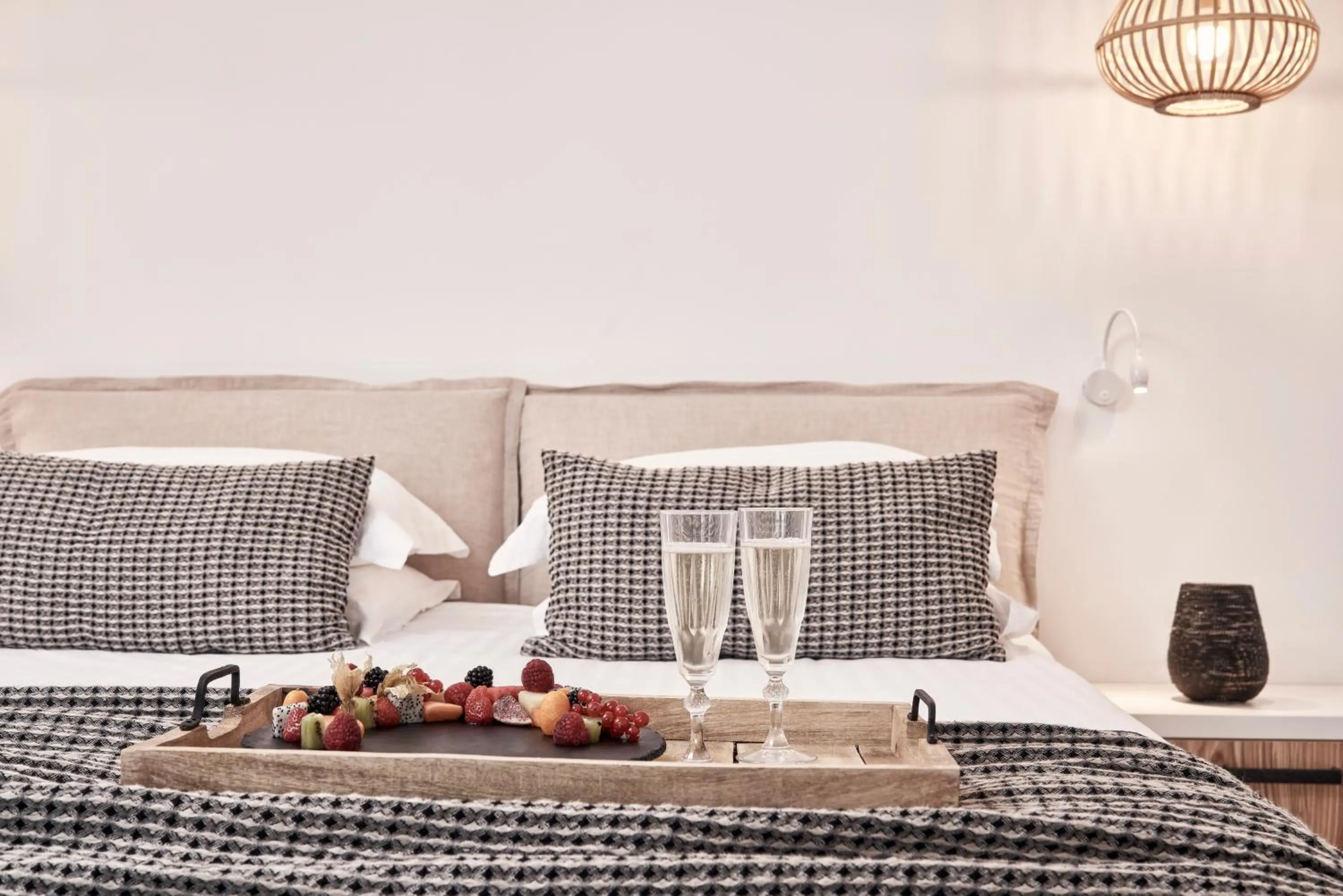 Food and drinks, Bed in Mykonos Bliss - Cozy Suites, Adults Only Hotel