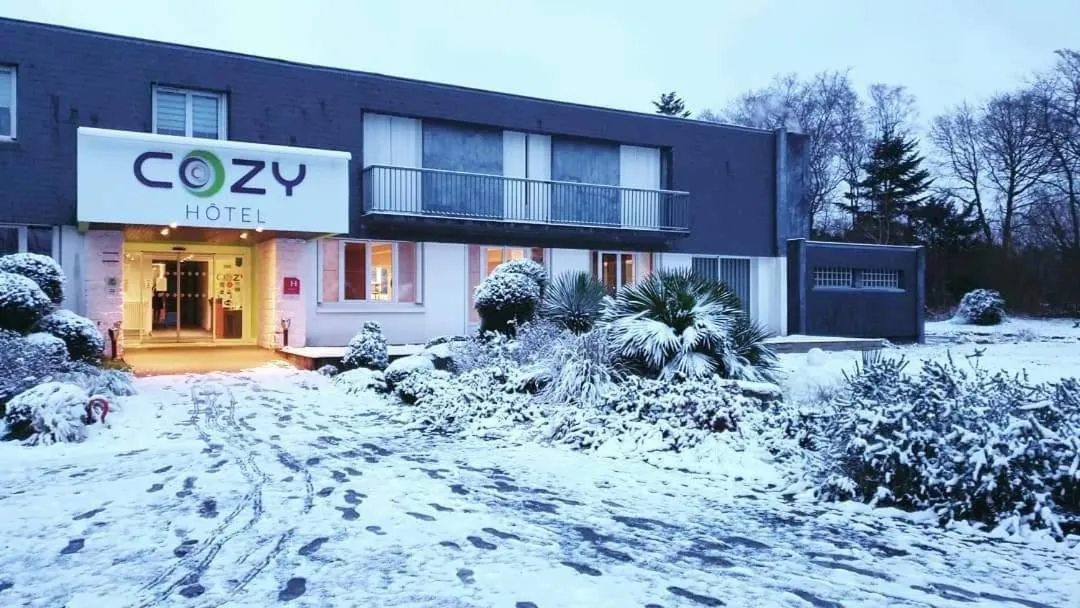 Winter in Cozy Hôtel Logis Morlaix