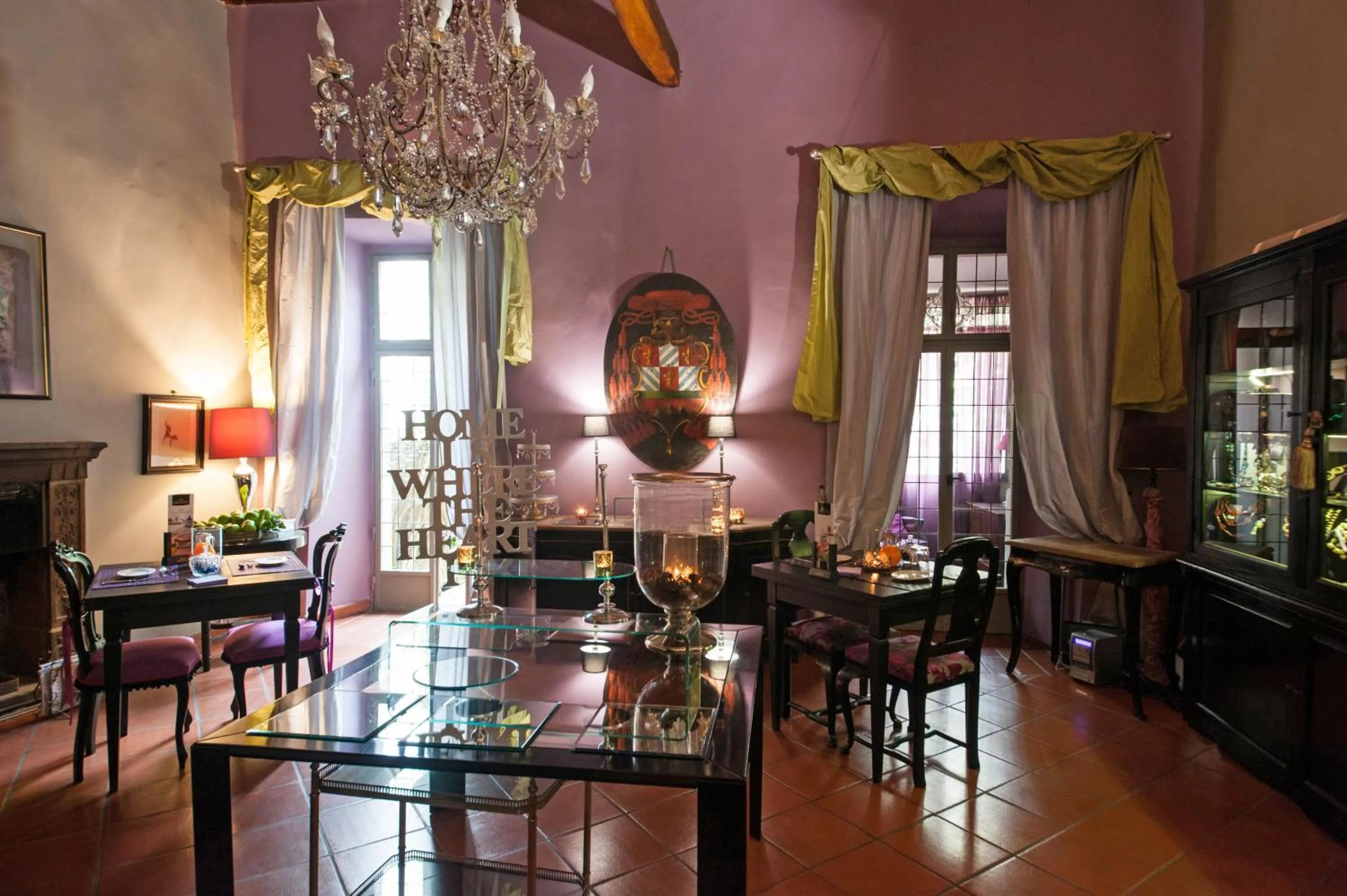 Communal lounge/ TV room in Torre Di Vico Residenza D'Epoca