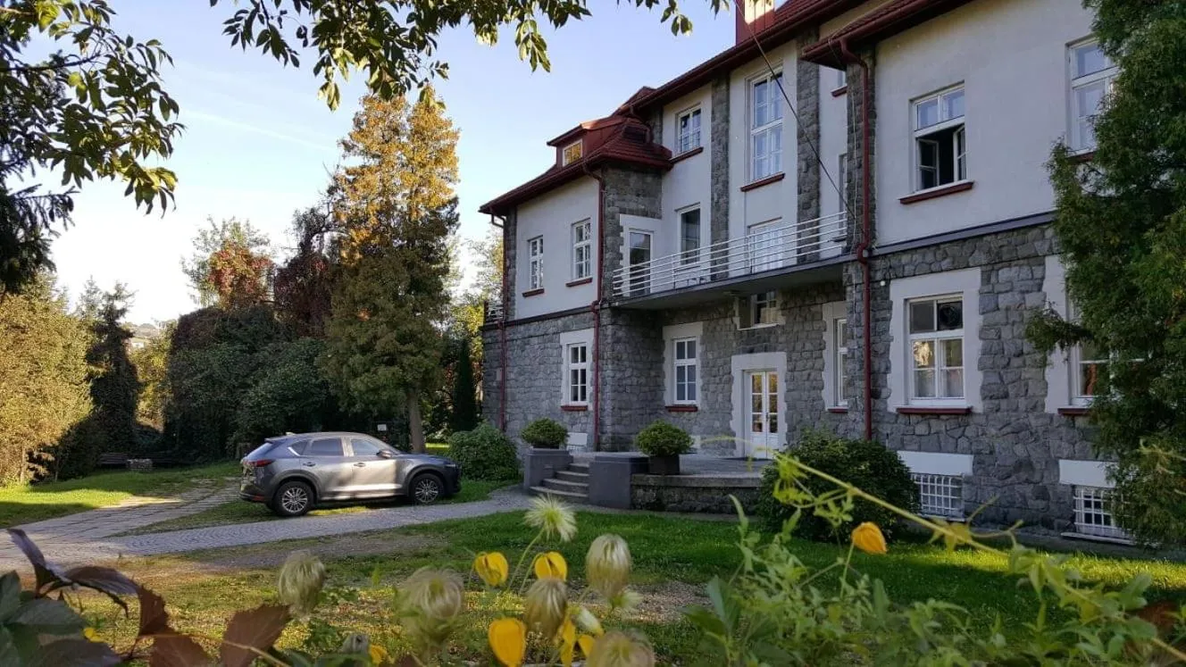 Property building in Willa Granit