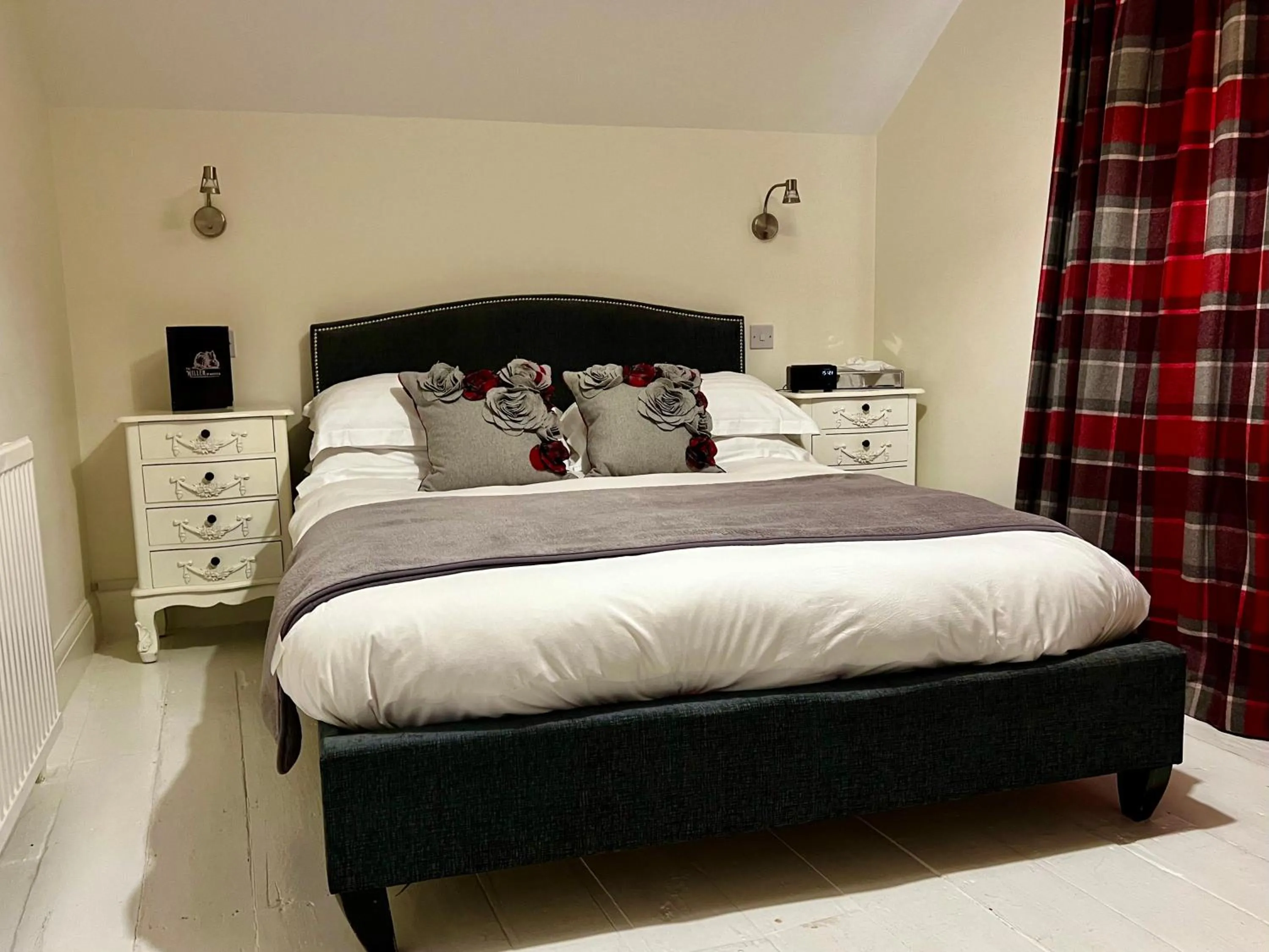 Bed in The Miller of Mansfield