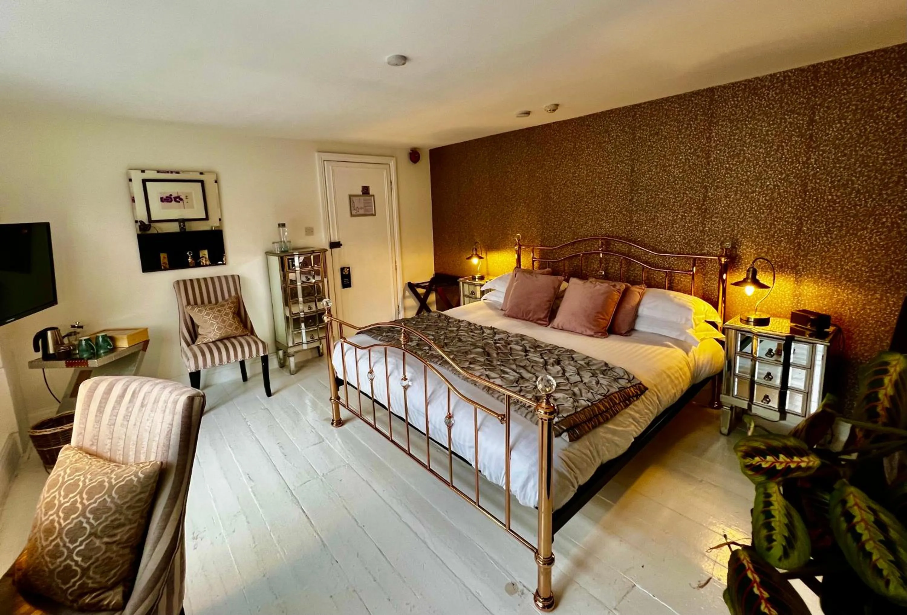 Bed in The Miller of Mansfield