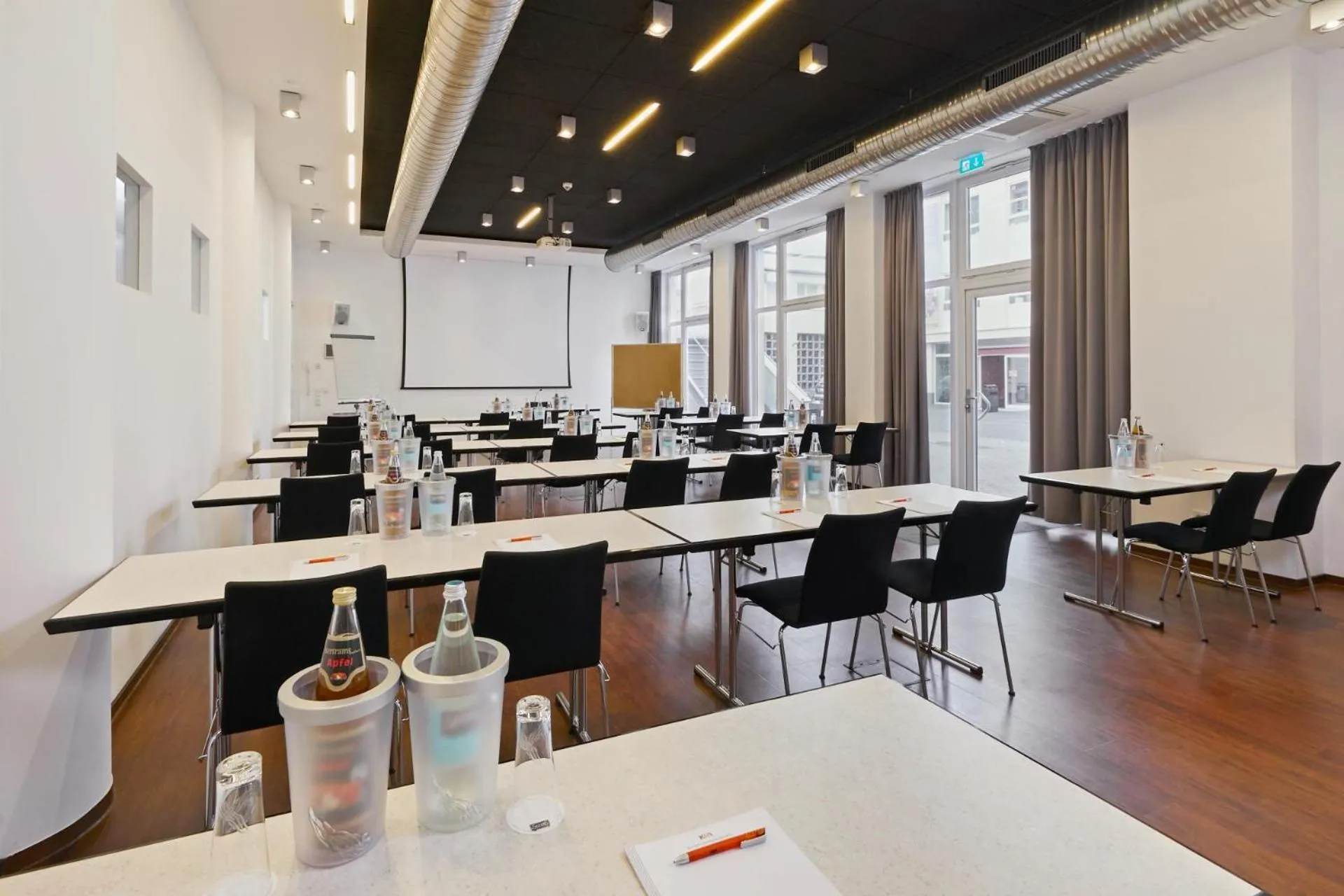 Meeting/conference room in Townhouse Düsseldorf