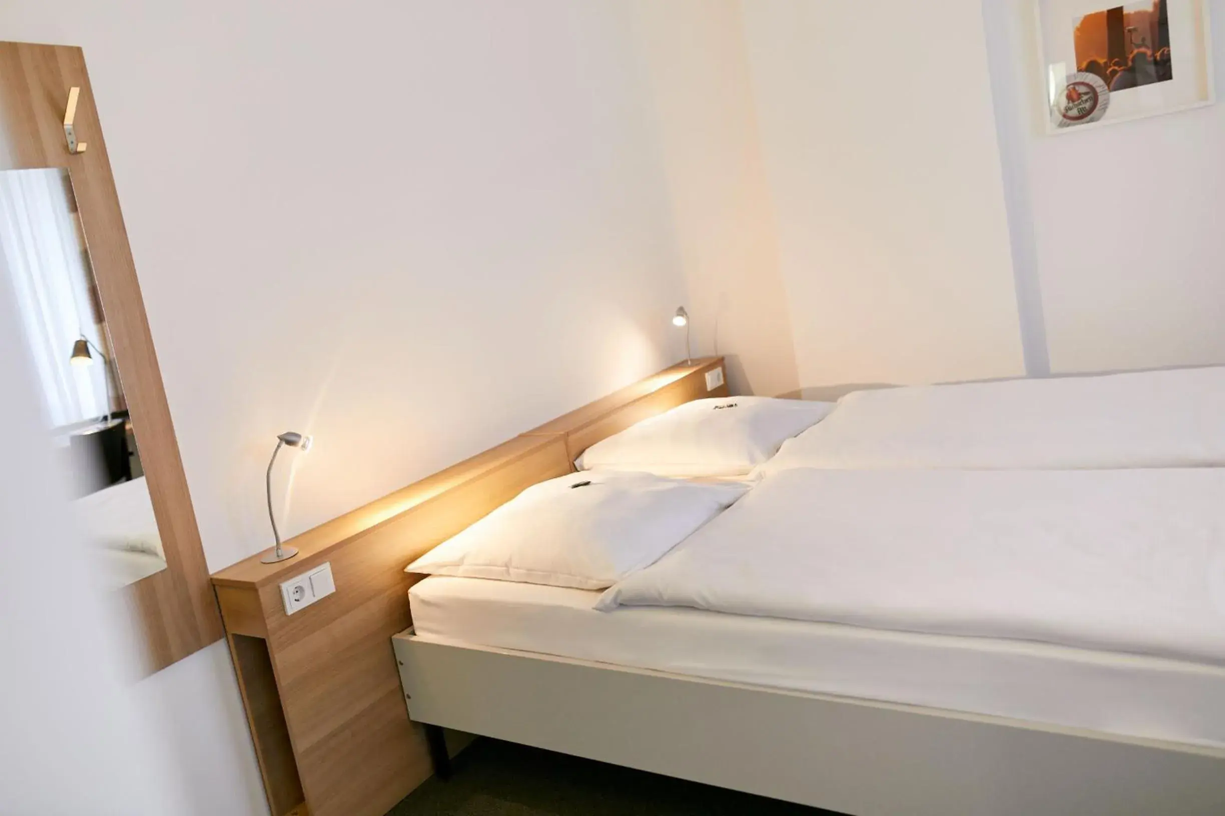 Superior Double Room with Kitchenette in Townhouse Düsseldorf Superior Double Room with Kitchenette in Townhouse Düsseldorf