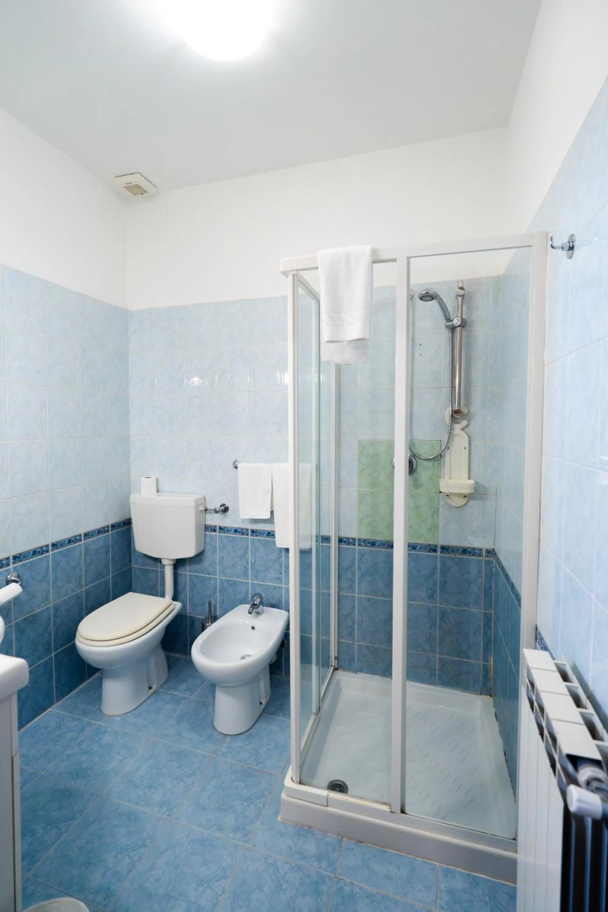 Bathroom in Hotel Cavour Resort