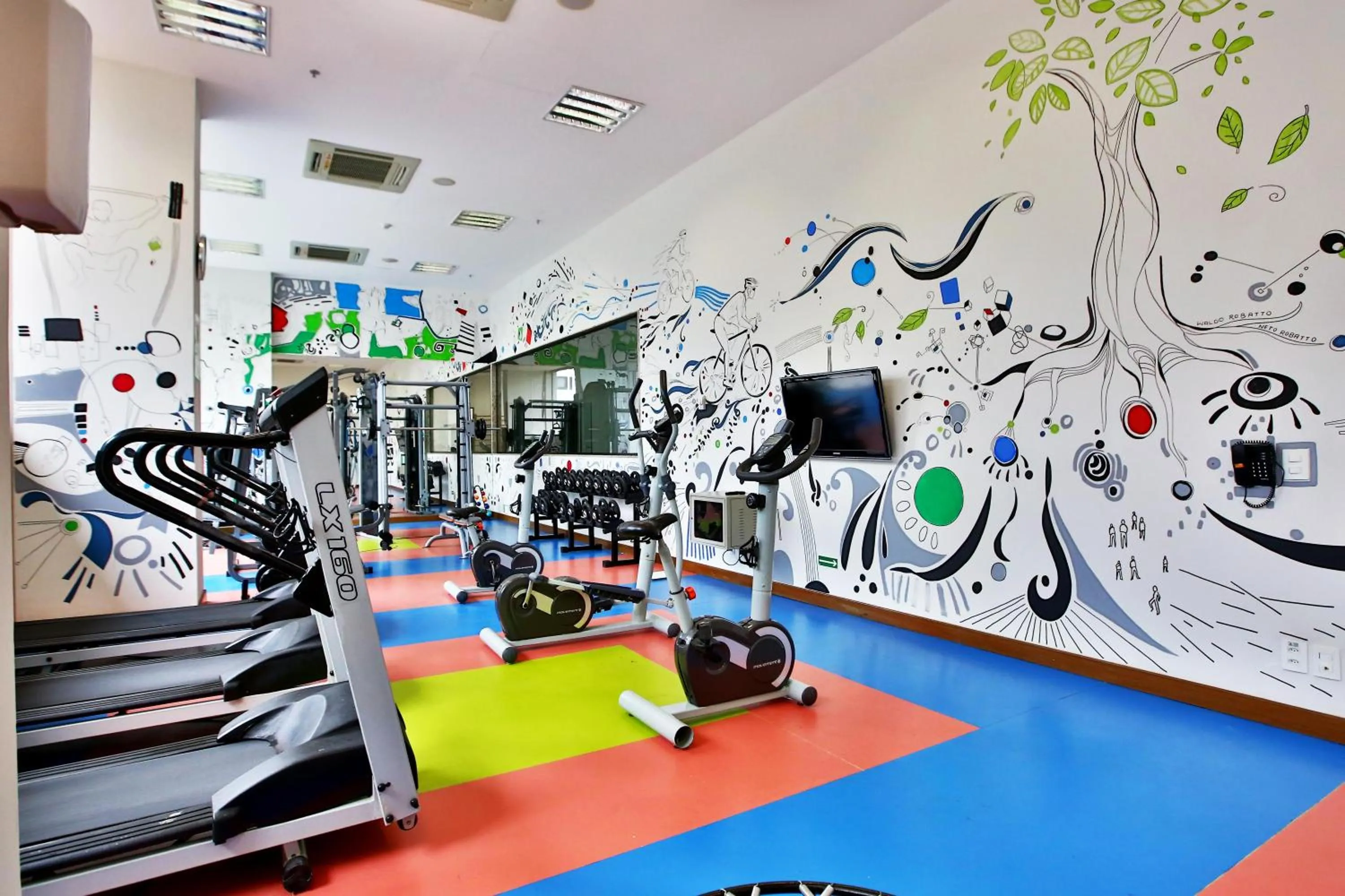 Fitness centre/facilities in Quality Hotel & Suítes São Salvador