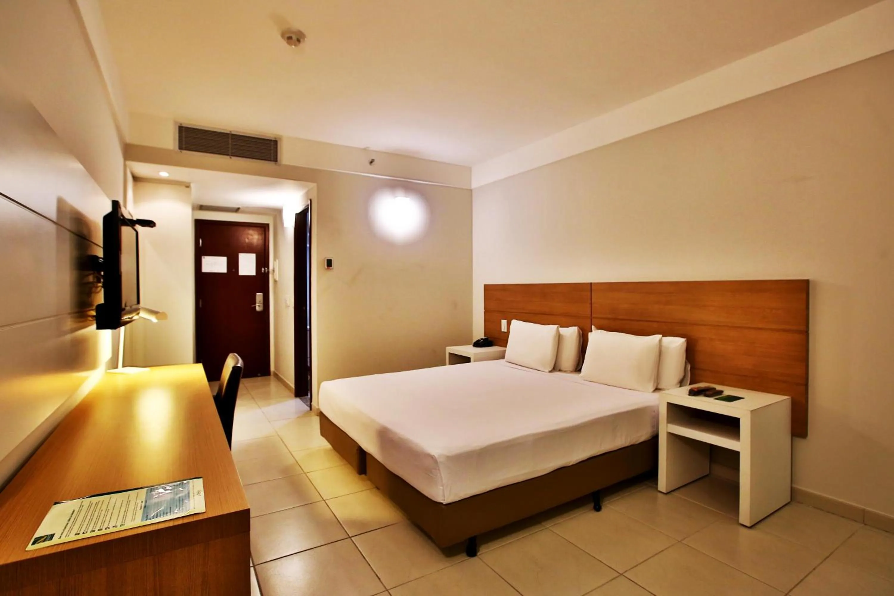 Photo of the whole room, Bed in Quality Hotel & Suítes São Salvador