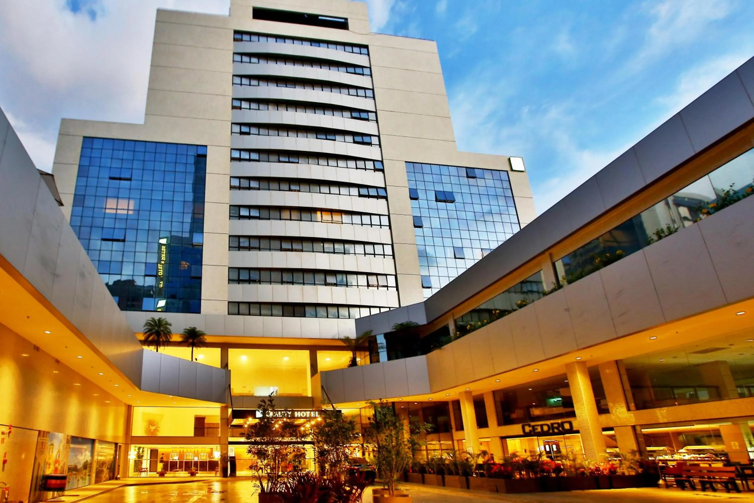 Facade/entrance in Quality Hotel & Suítes São Salvador