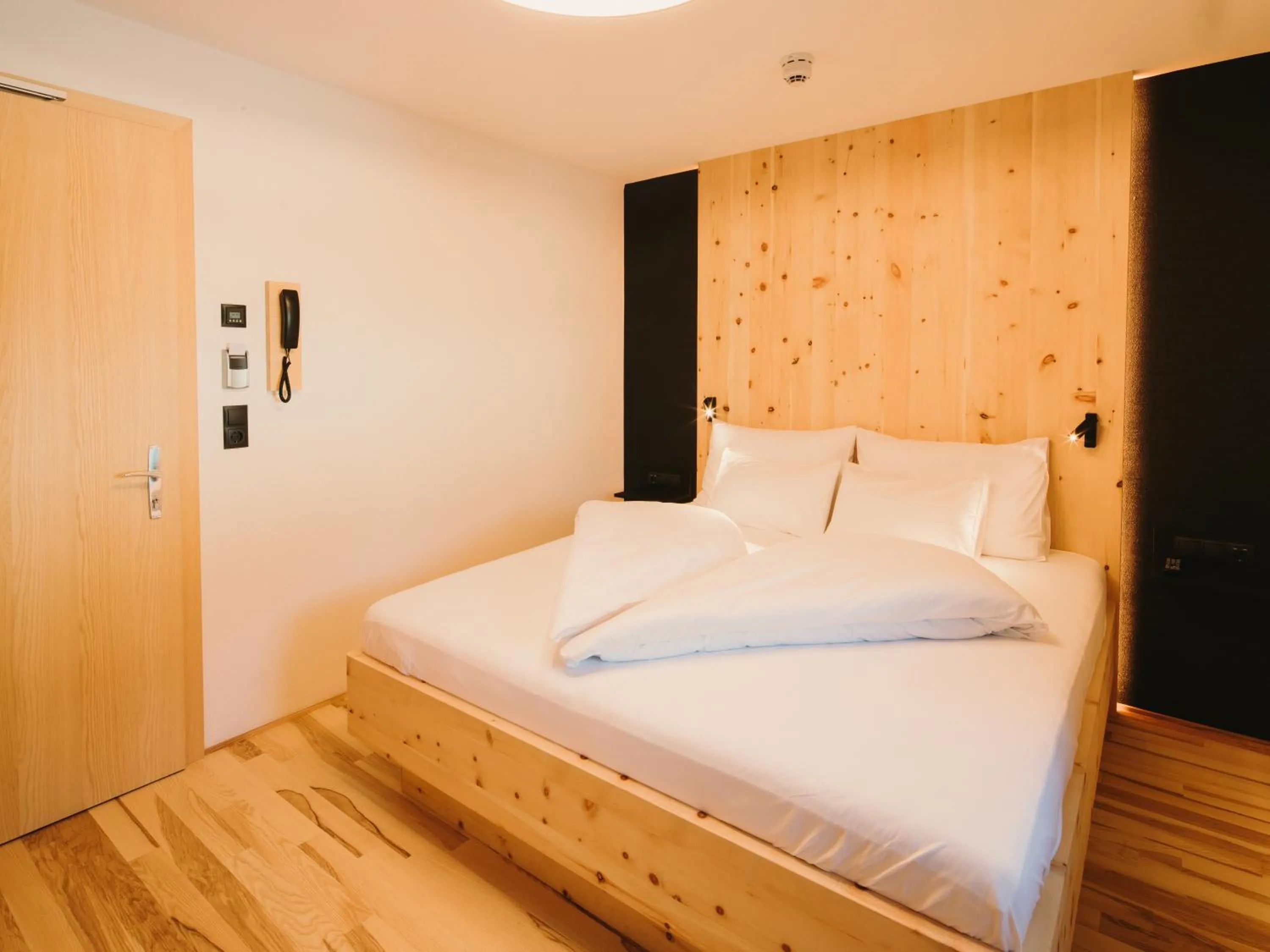 Photo of the whole room, Bed in Alpin - Studios & Suites