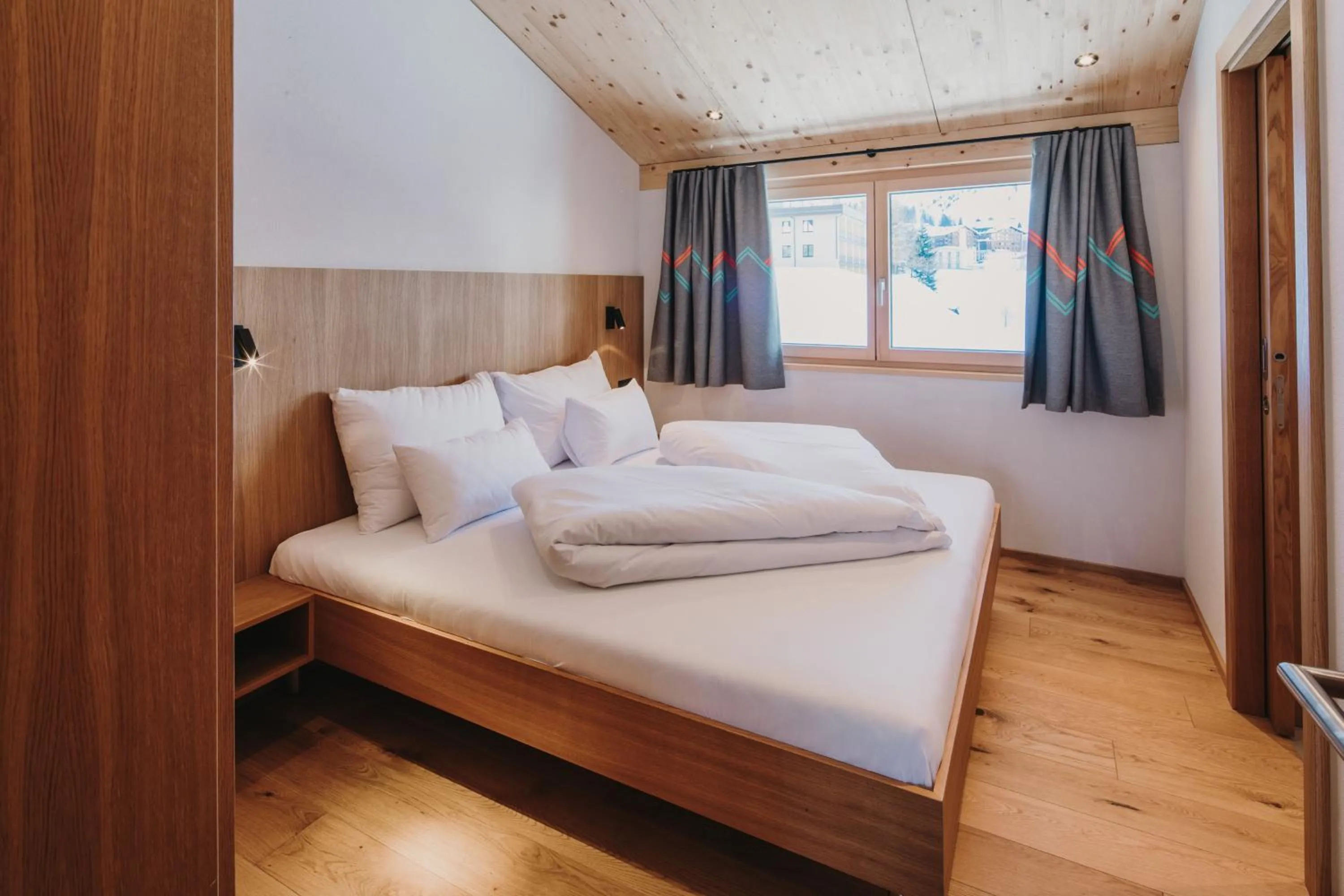 Photo of the whole room, Bed in Alpin - Studios & Suites