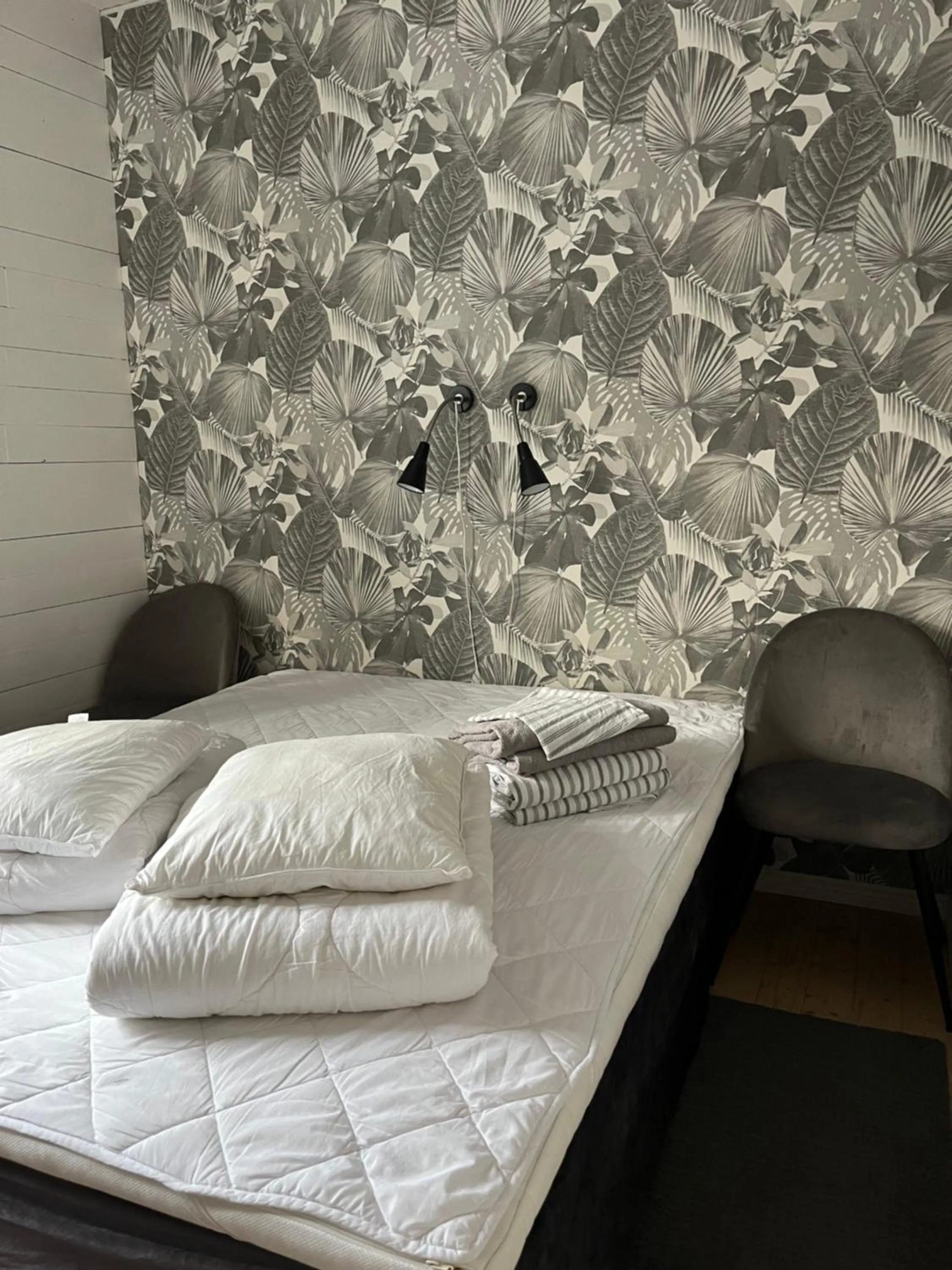 Twin Room with Shared Bathroom in Vintergatans Rum
