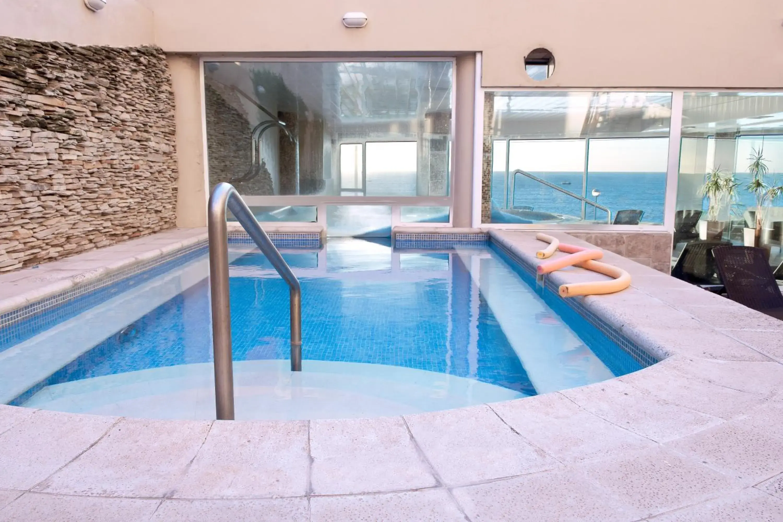 Swimming pool in Hotel Las Rocas Swimming pool in Hotel Las Rocas