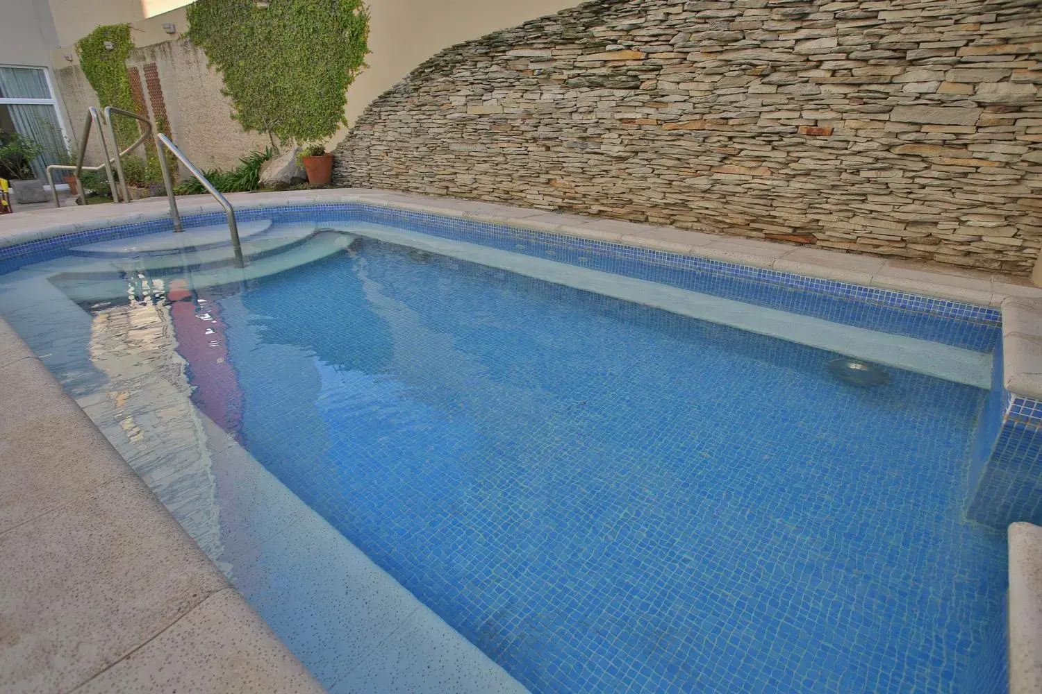 Pool view in Hotel Las Rocas Pool view in Hotel Las Rocas