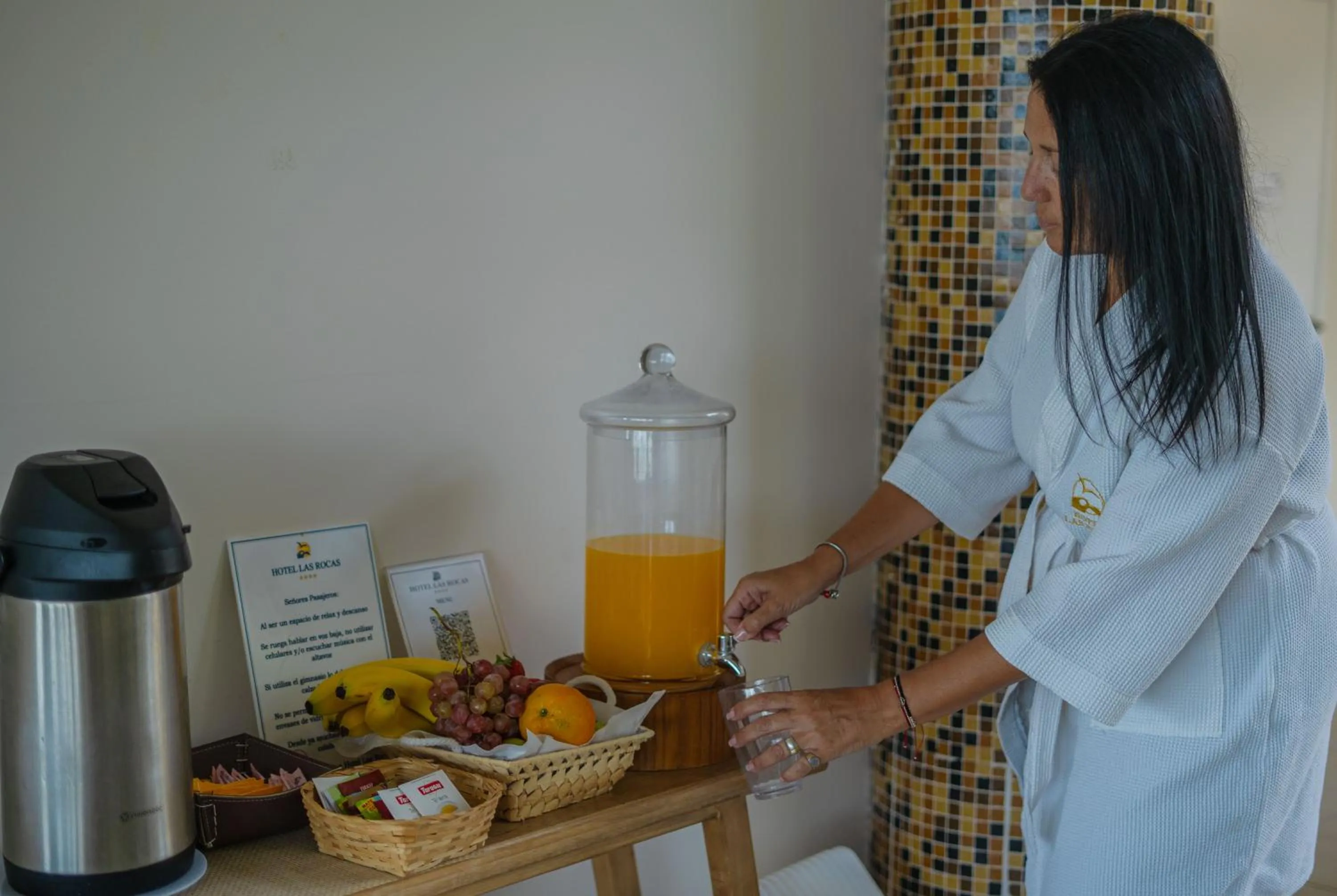 People in Hotel Las Rocas