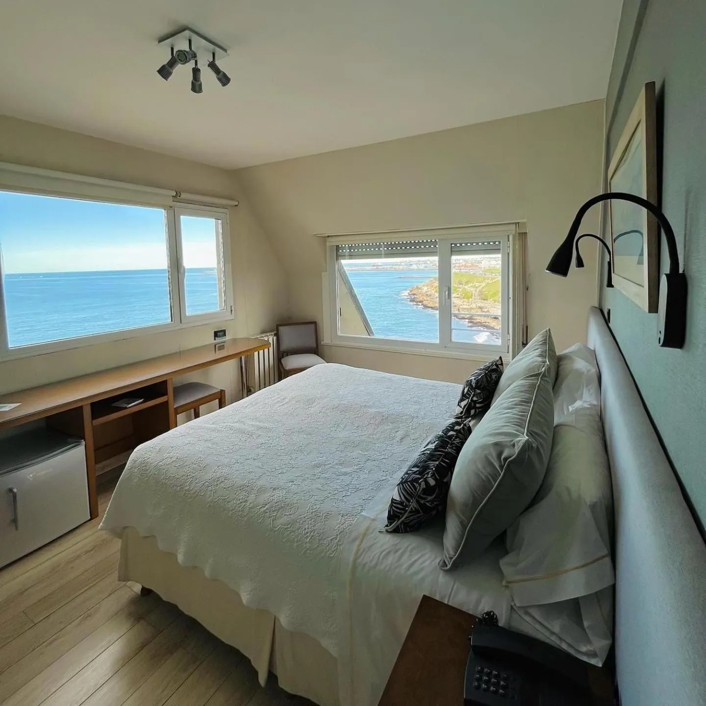 Bed in Hotel Las Rocas