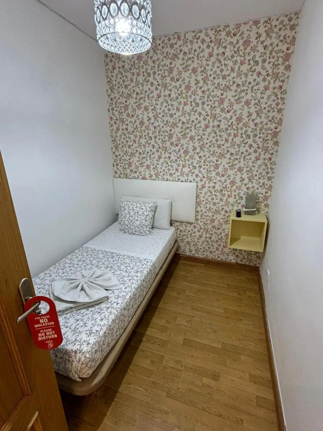 Bed in Hostal New Life Madrid