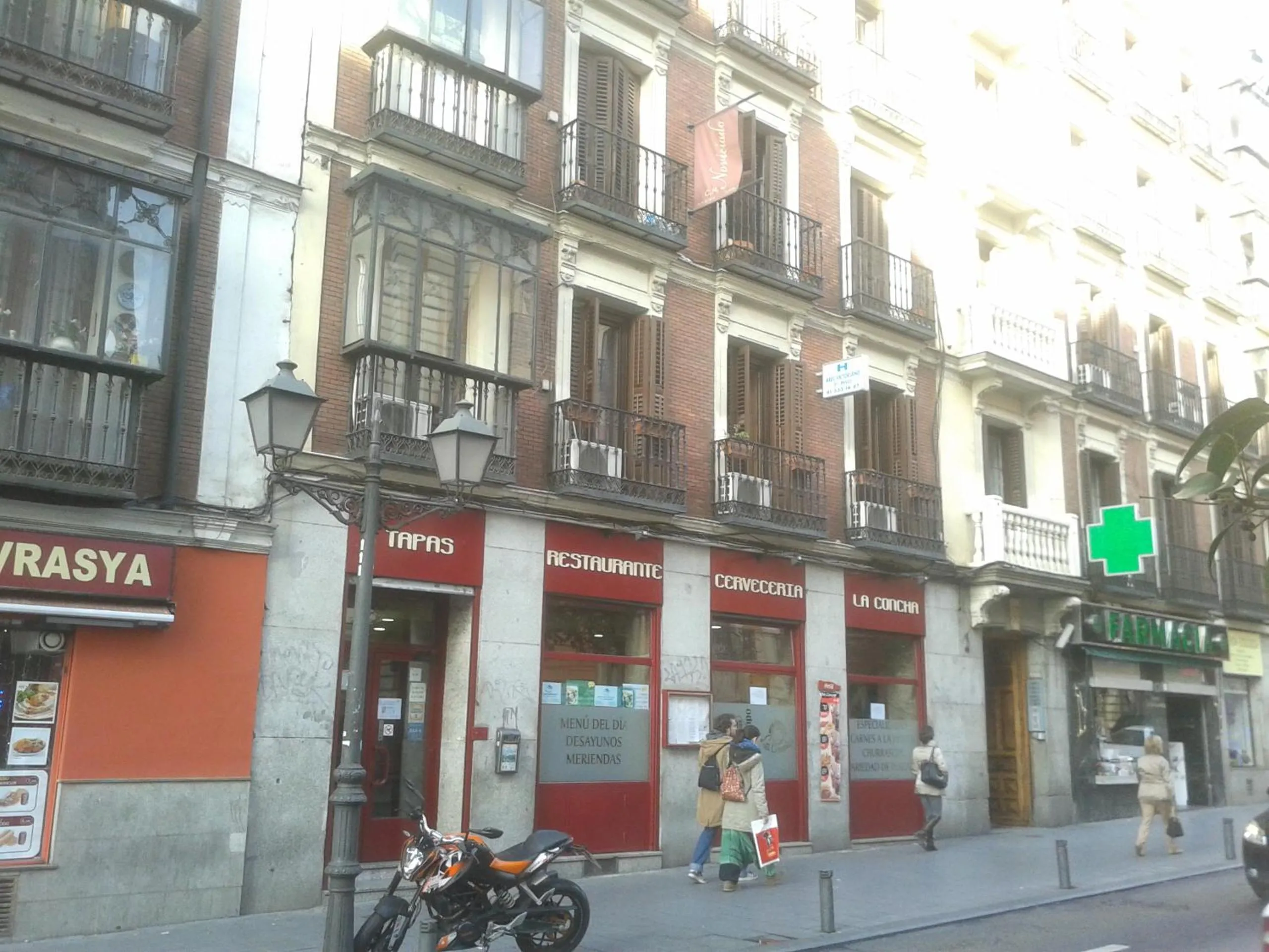 Property building in Hostal New Life Madrid