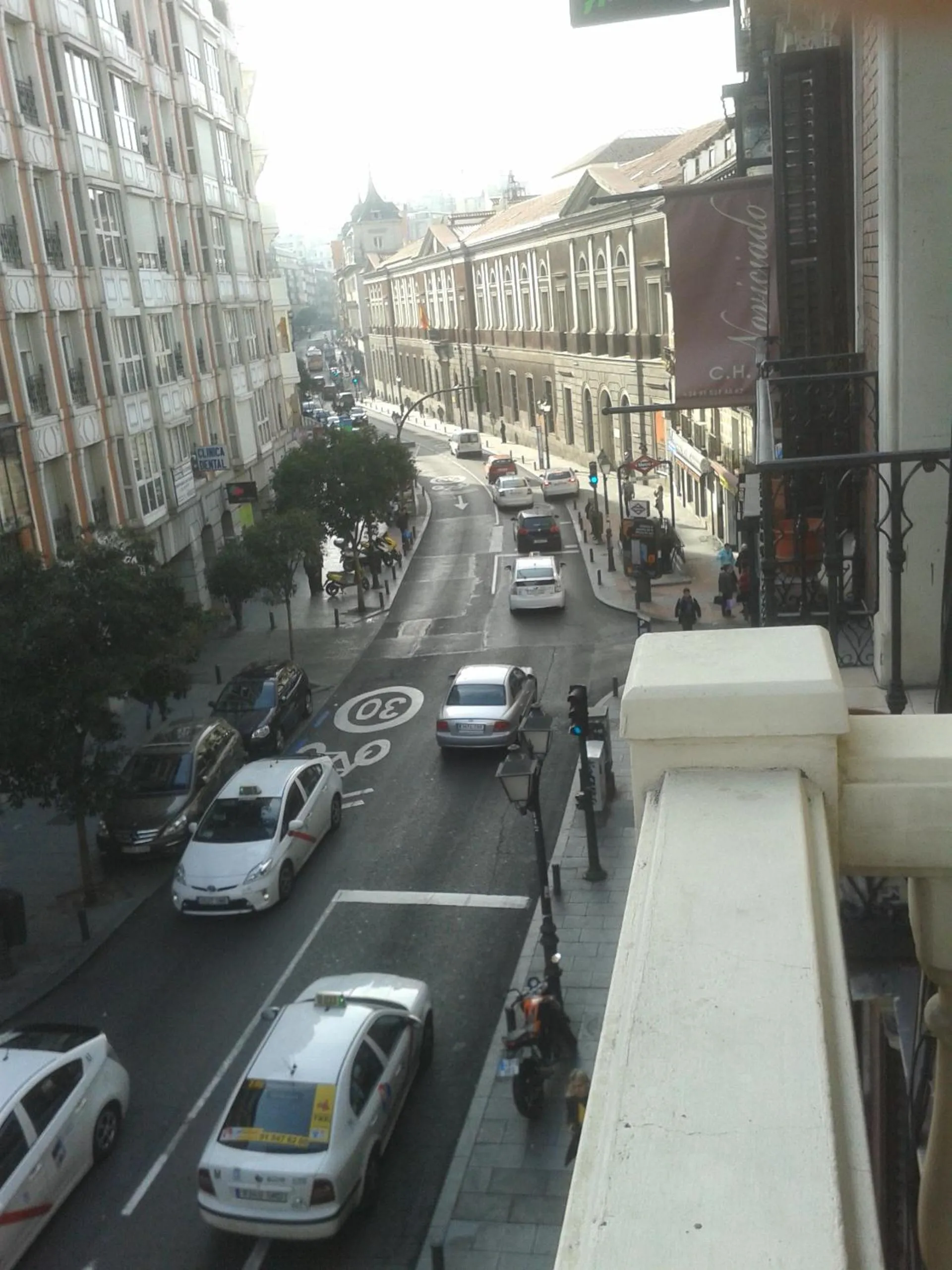 Neighbourhood in Hostal New Life Madrid