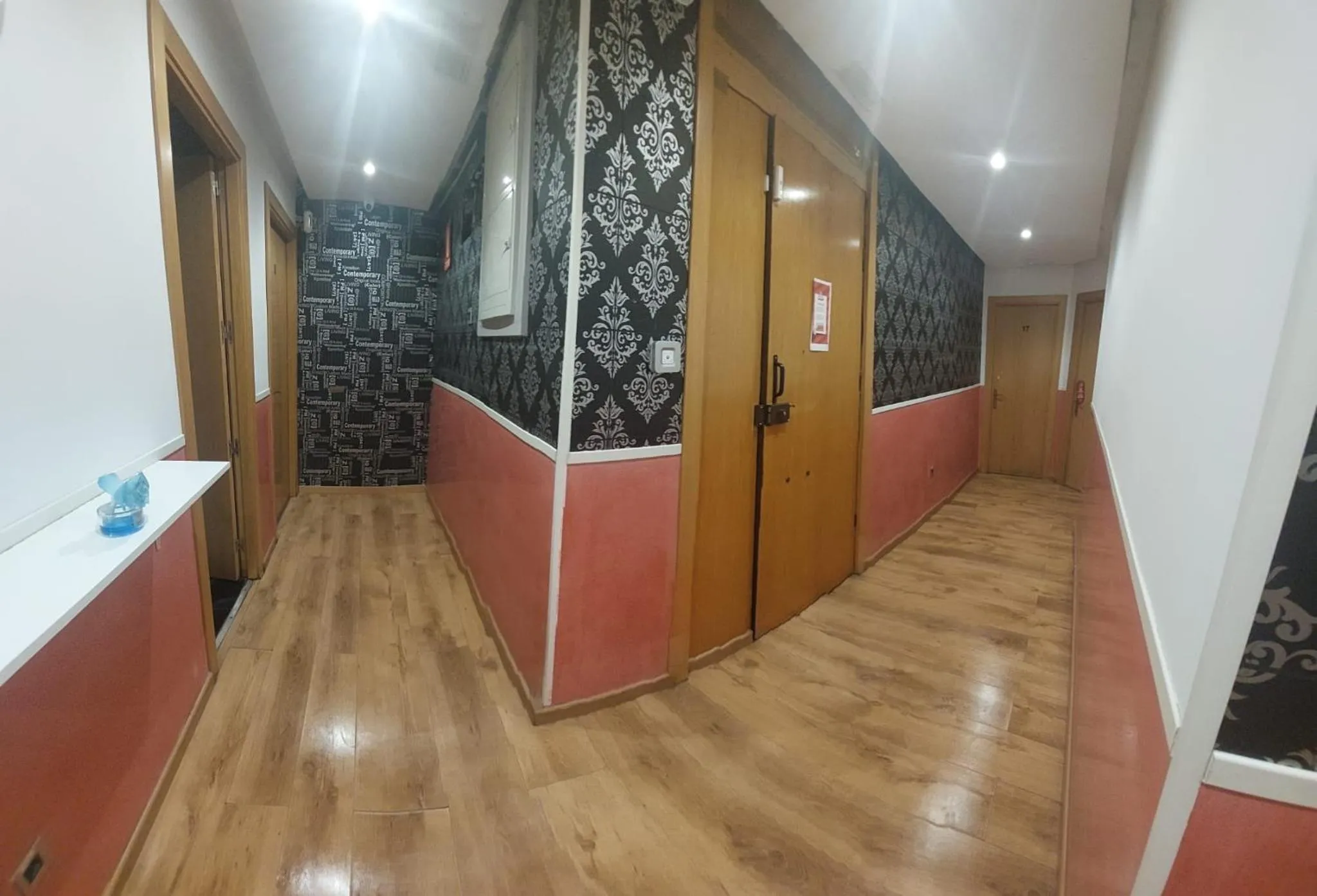 Lobby or reception in Hostal New Life Madrid