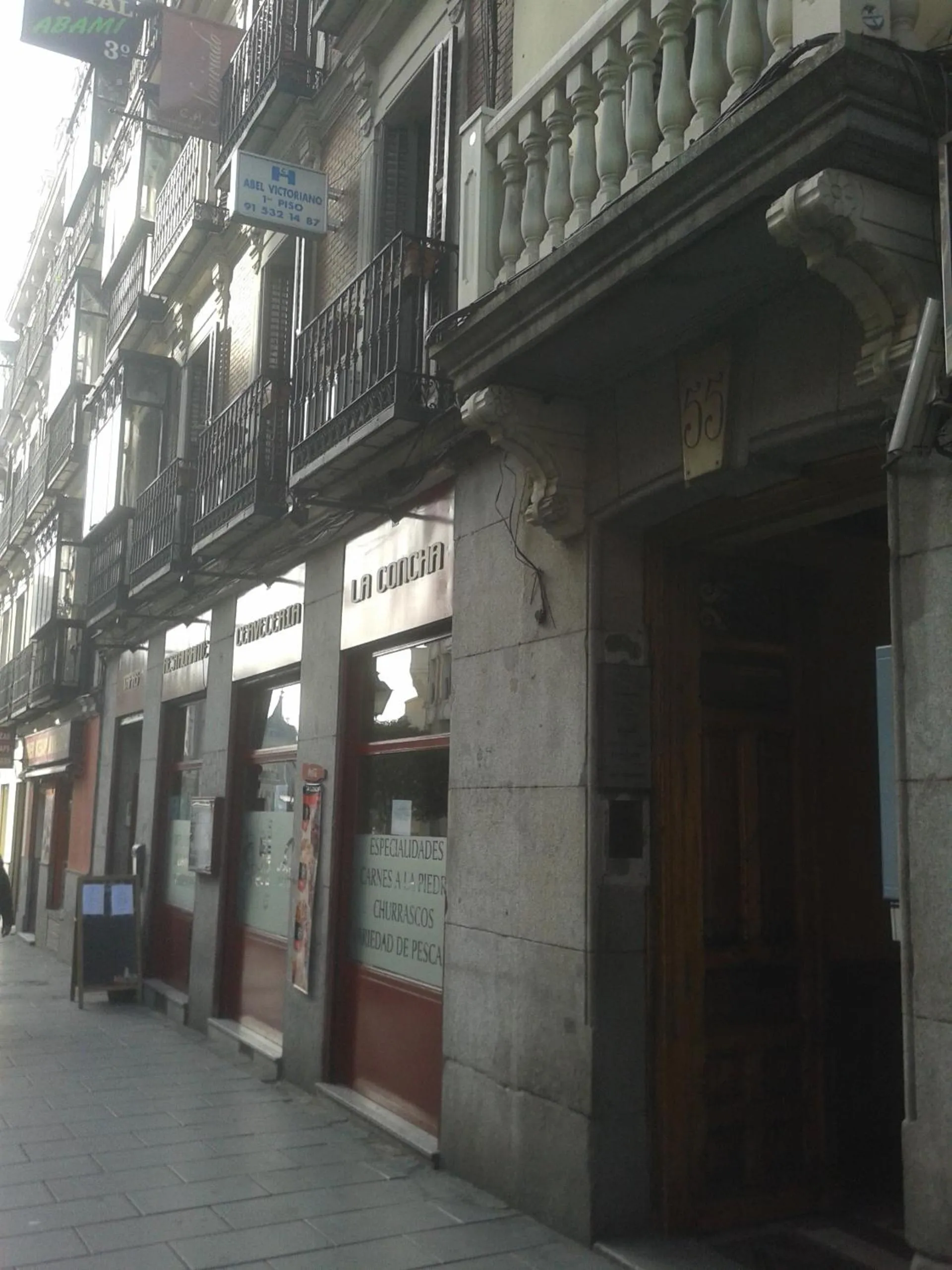 Facade/entrance in Hostal New Life Madrid