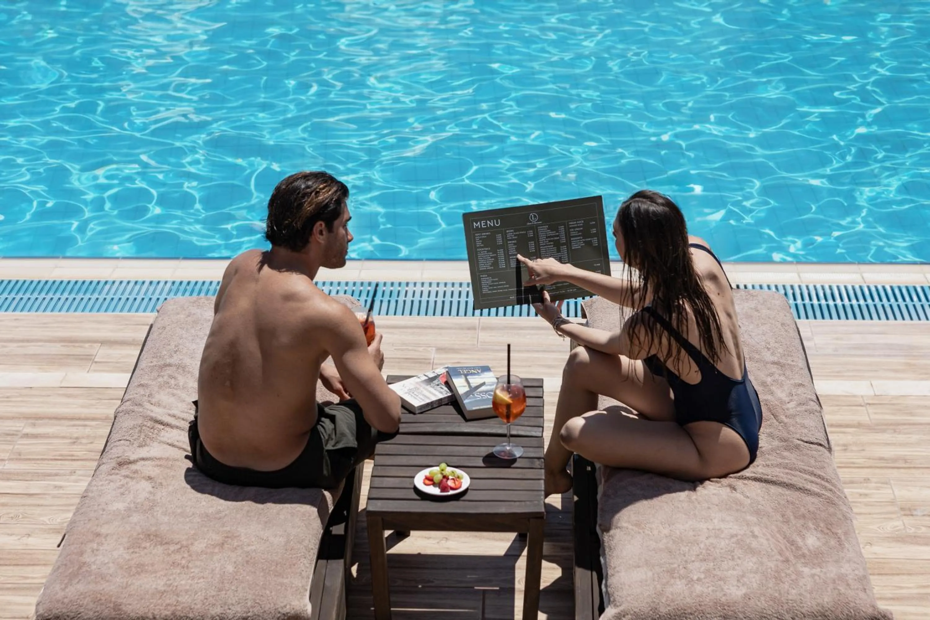 Food and drinks in The "L" Suites & Apartments