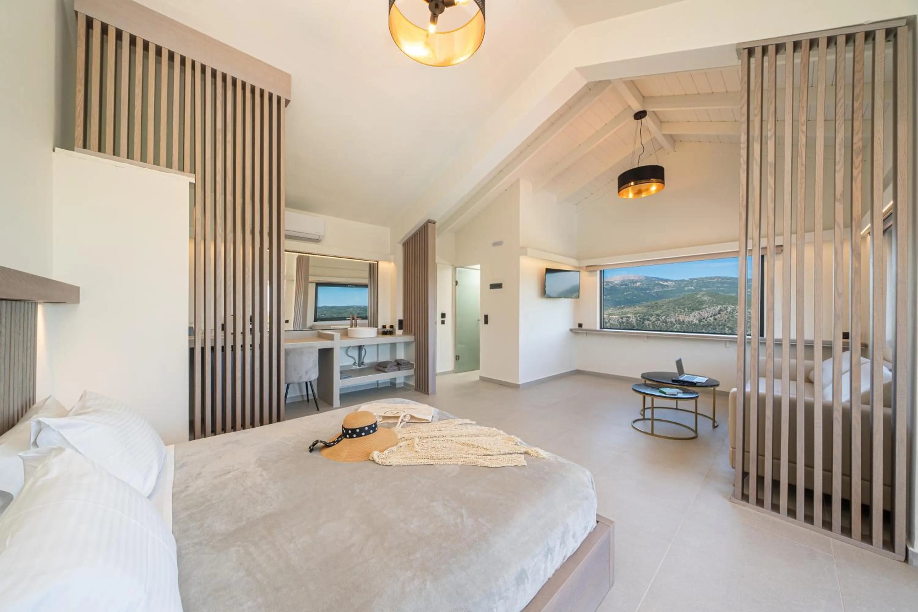 Bed in The "L" Suites & Apartments