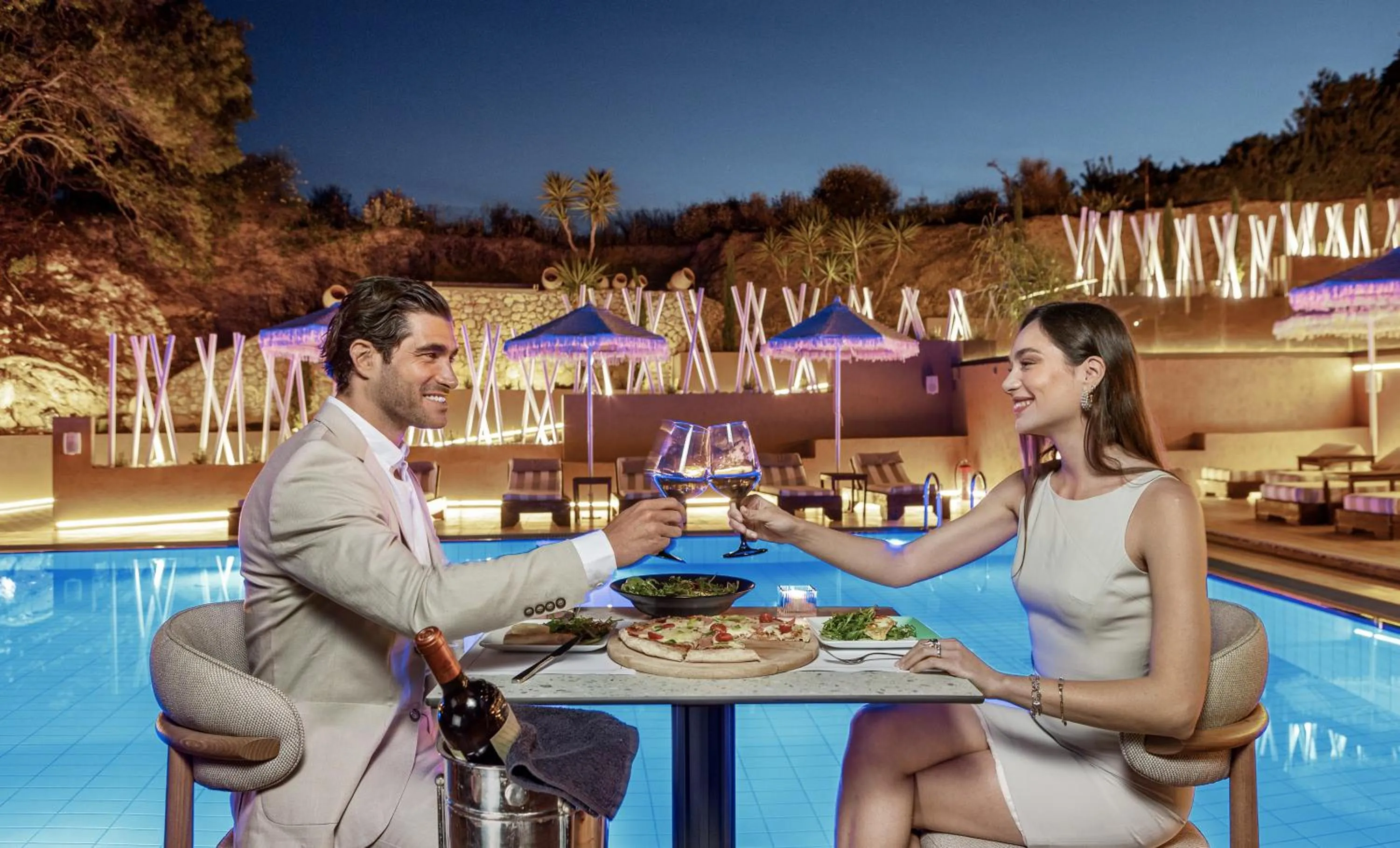 Restaurant/places to eat in The "L" Suites & Apartments