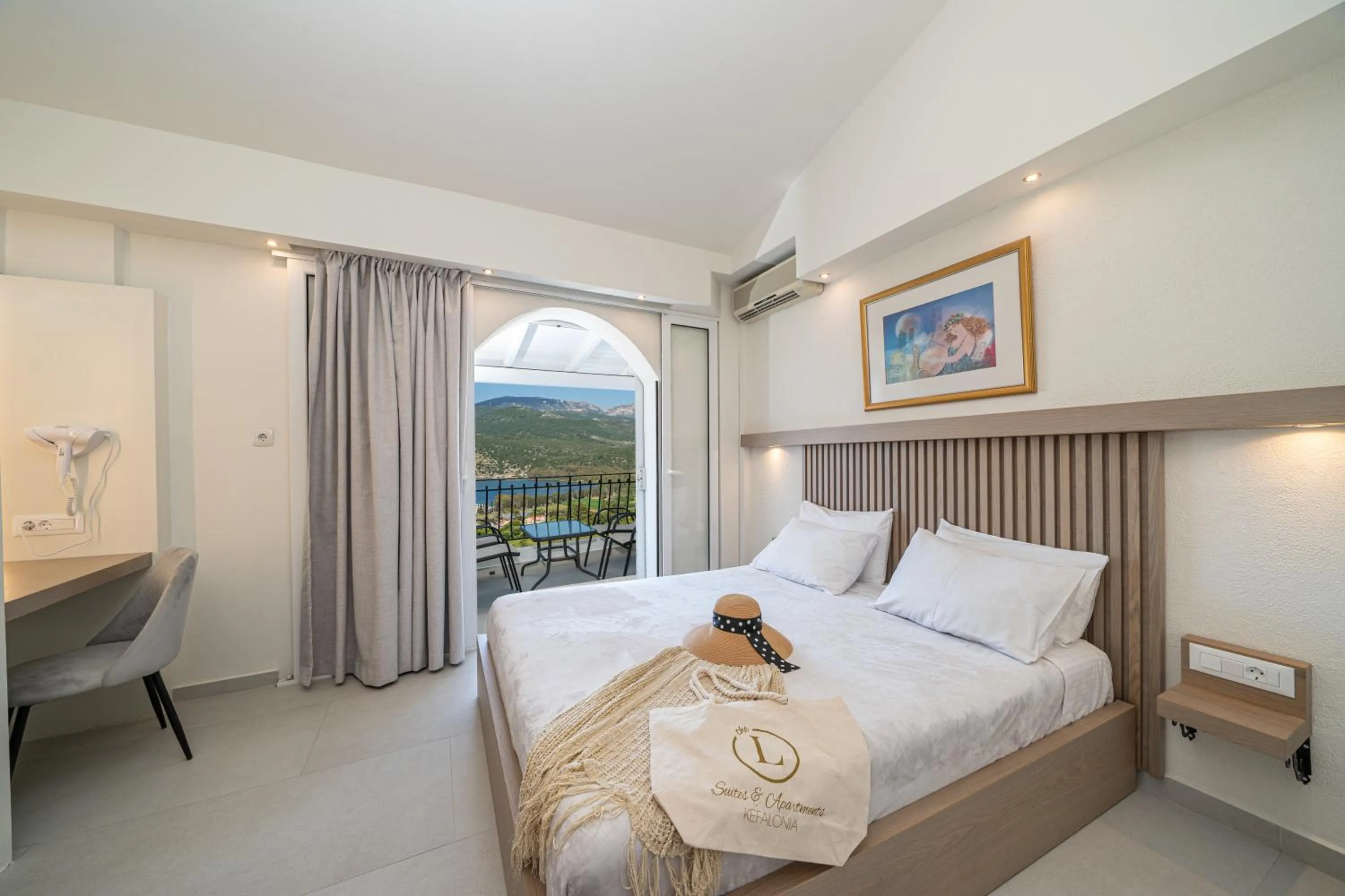 Bedroom, Bed in The "L" Suites & Apartments