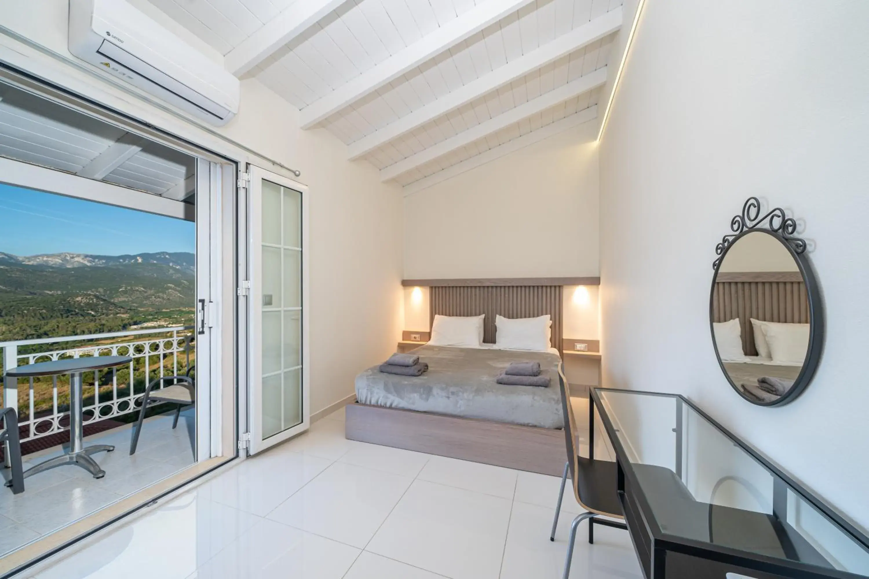 Junior Suite with Sea View in The "L" Suites & Apartments Junior Suite with Sea View in The "L" Suites & Apartments