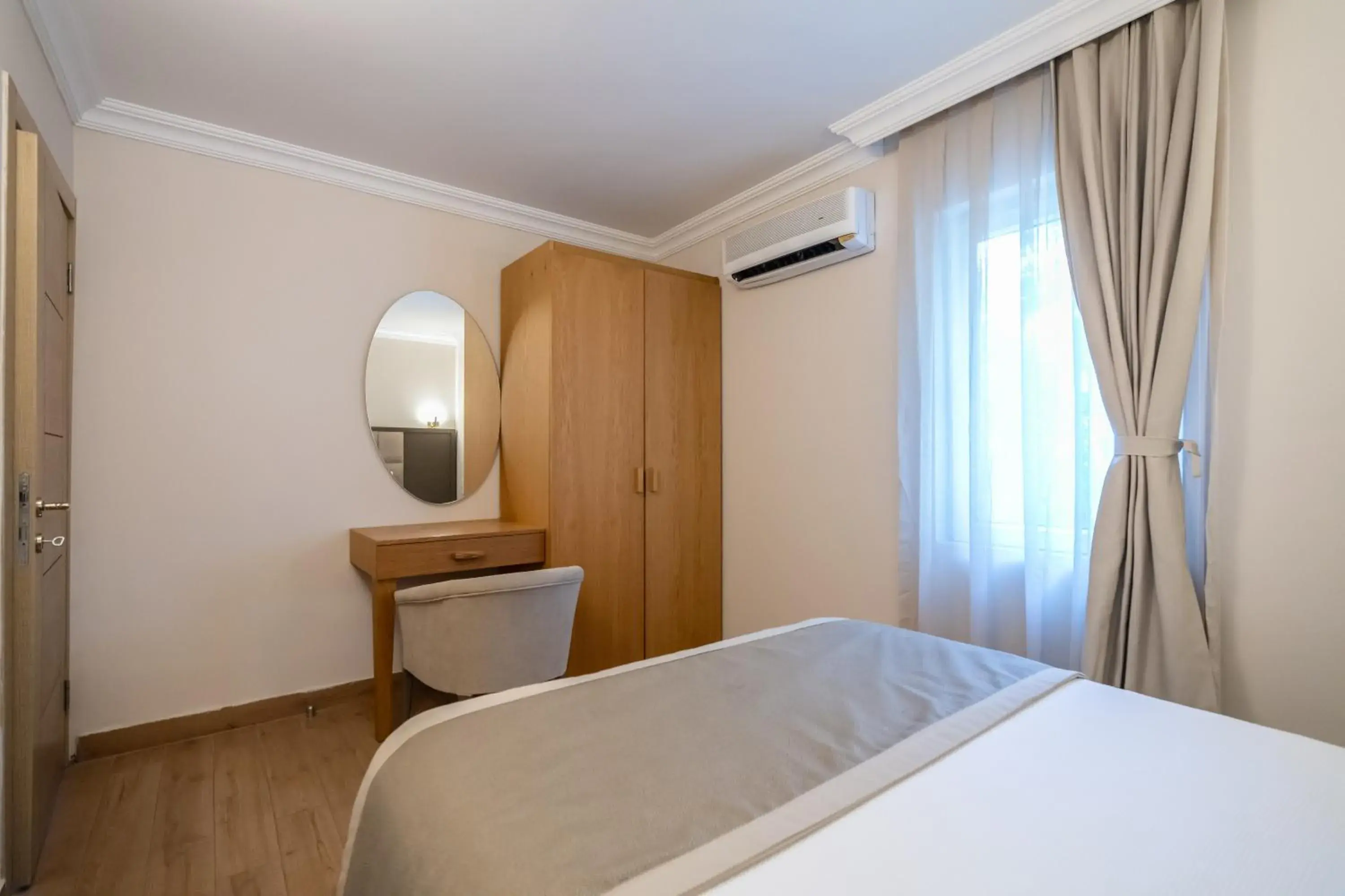 Bedroom, Bed in Moonshine Hotel & Suites Bedroom, Bed in Moonshine Hotel & Suites