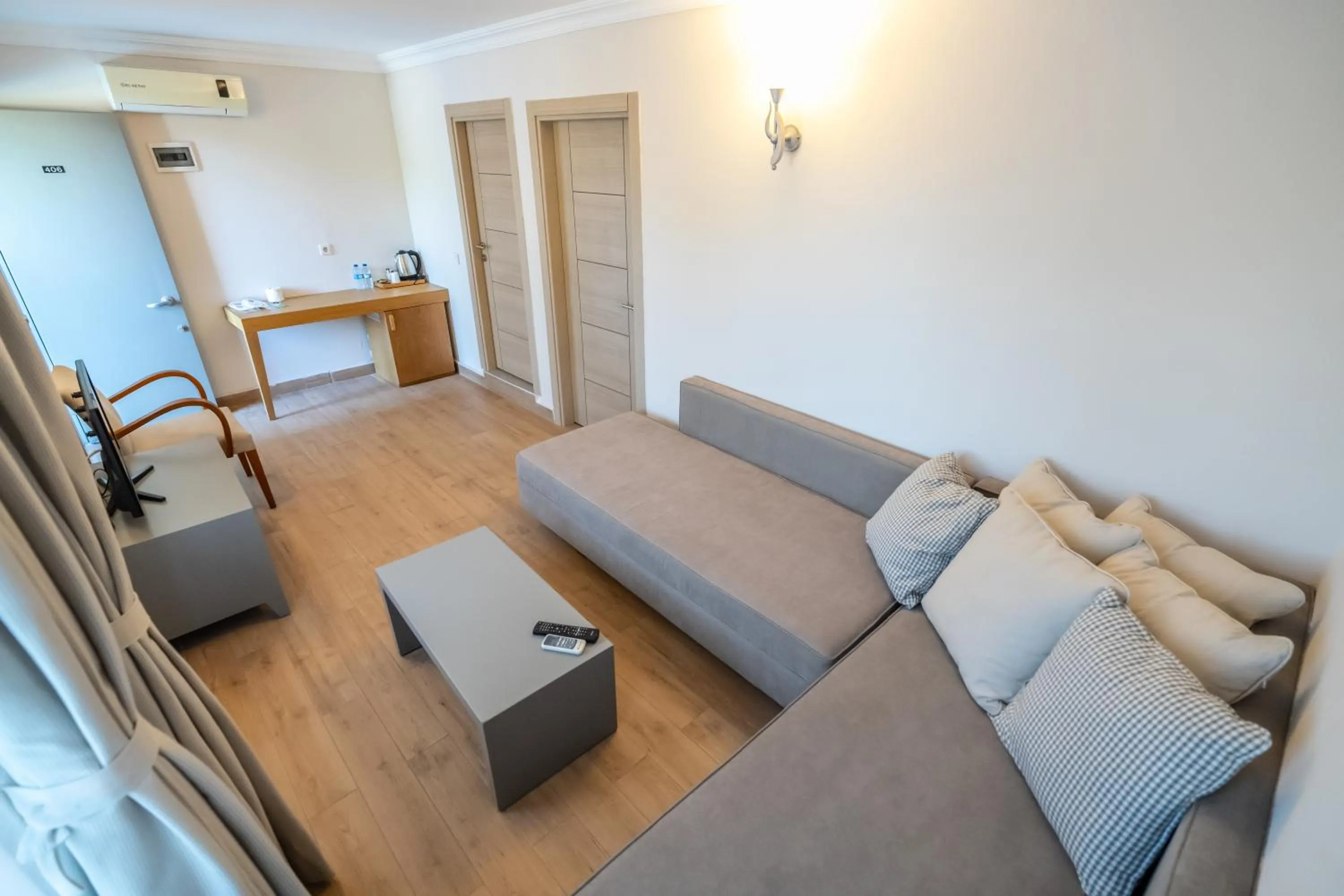 Living room in Moonshine Hotel & Suites