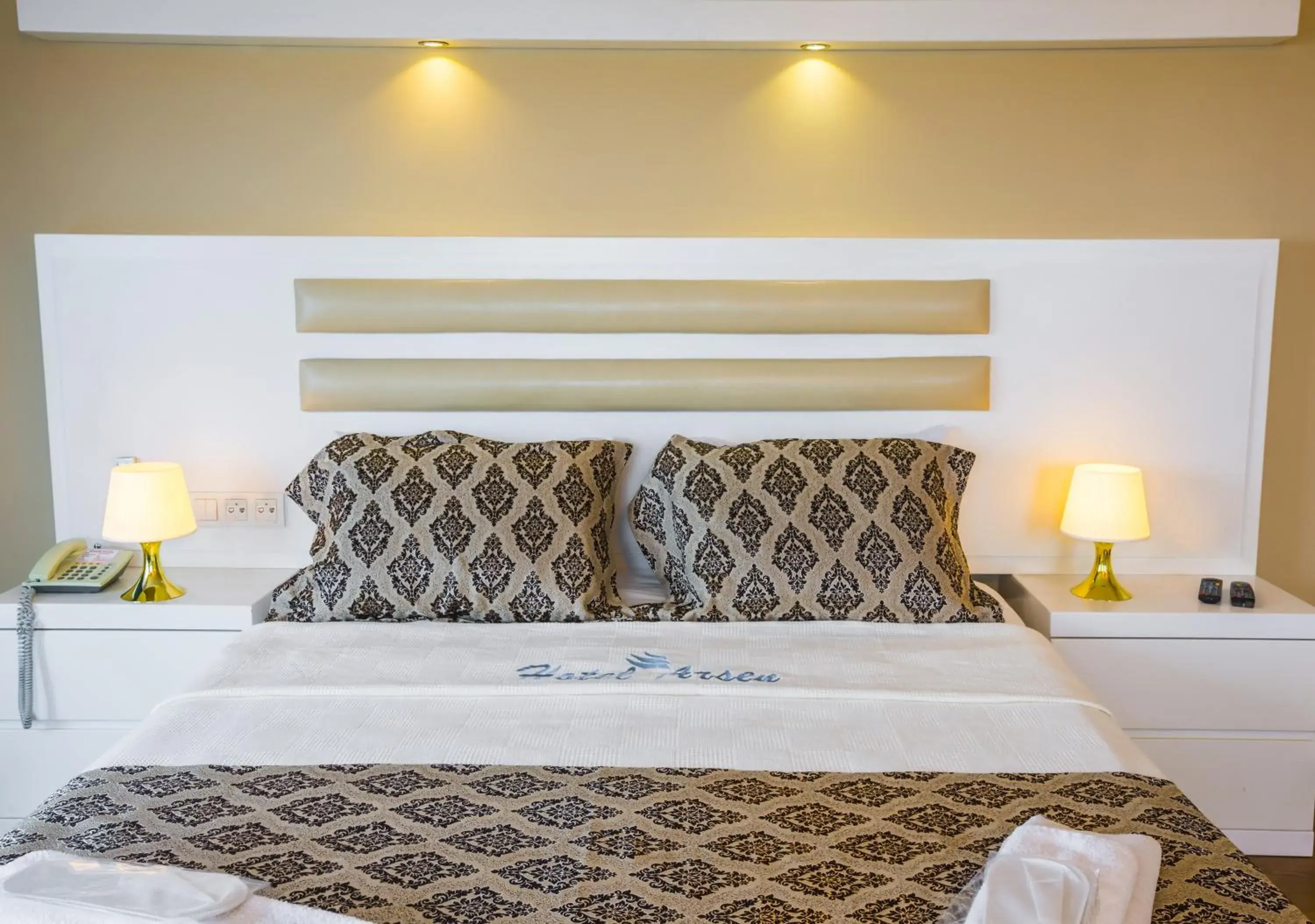 Bed in Arsen Hotel Bed in Arsen Hotel