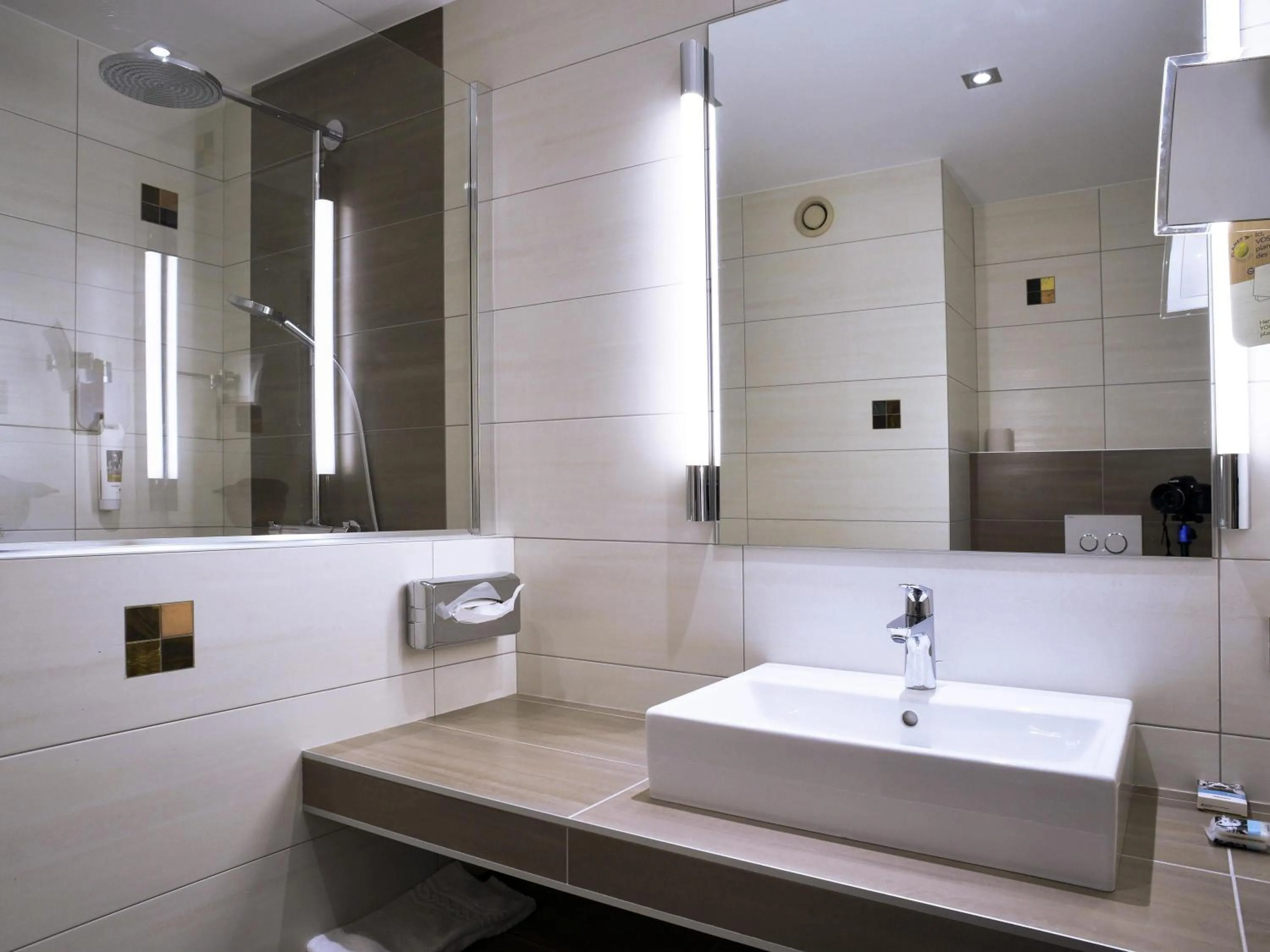 Bedroom in Mercure Montpellier Centre Comédie