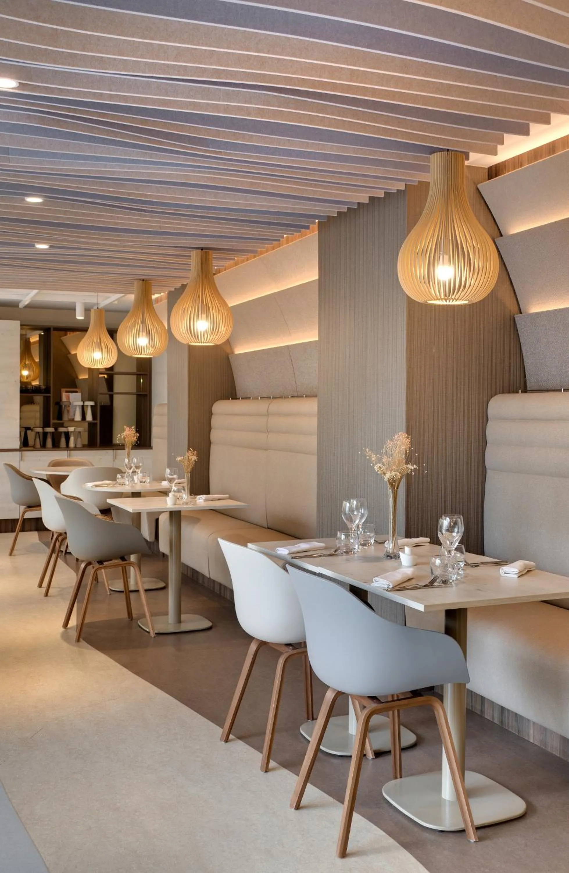 Restaurant/places to eat in Mercure Montpellier Centre Comédie